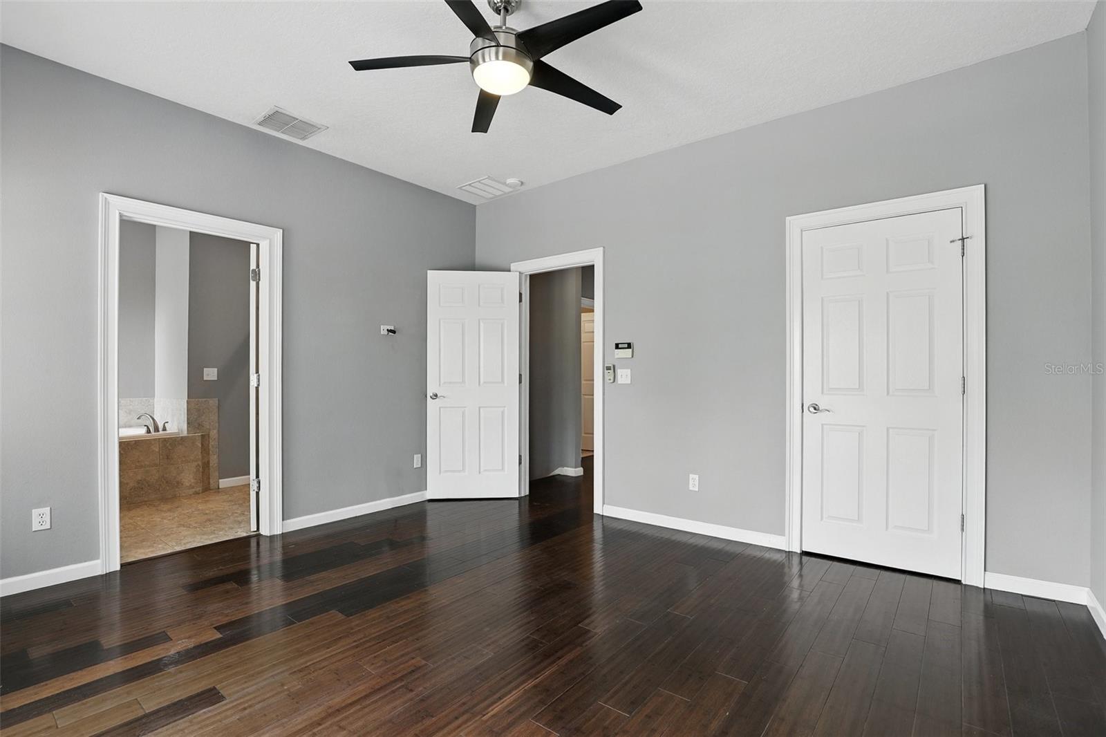 Image 17 of 35 For 12746 Avalon Lake Drive