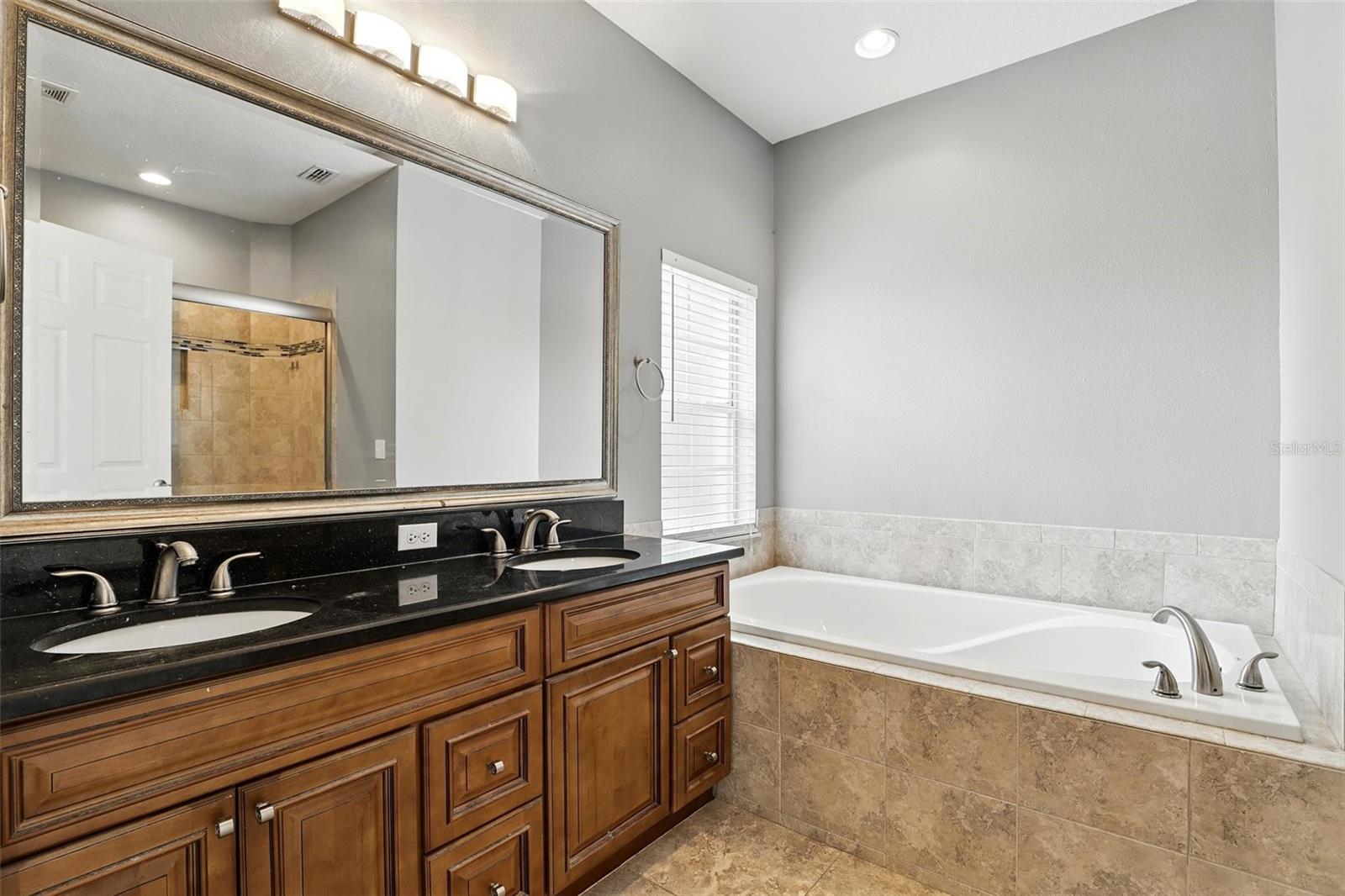 Image 18 of 35 For 12746 Avalon Lake Drive