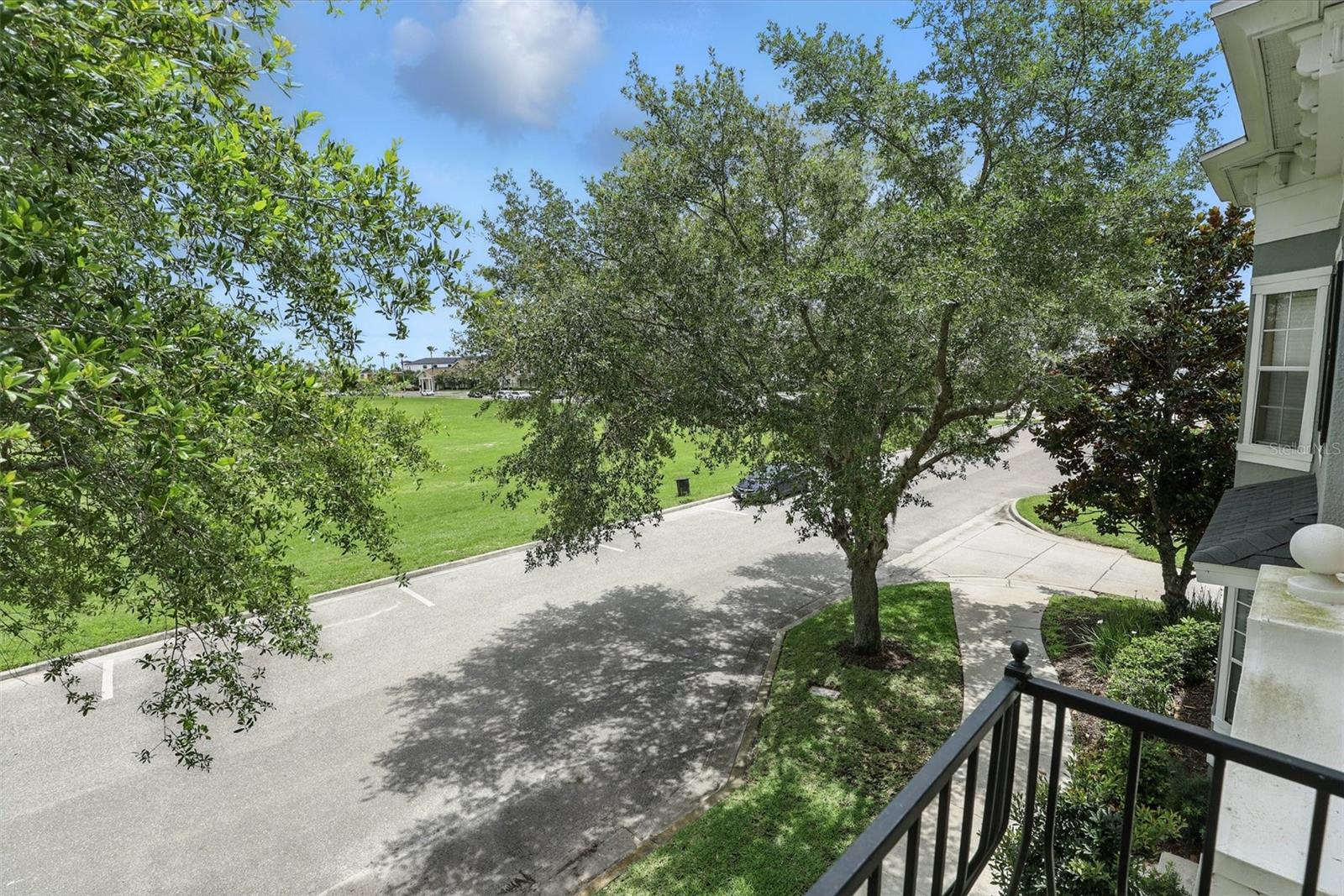 Image 21 of 35 For 12746 Avalon Lake Drive