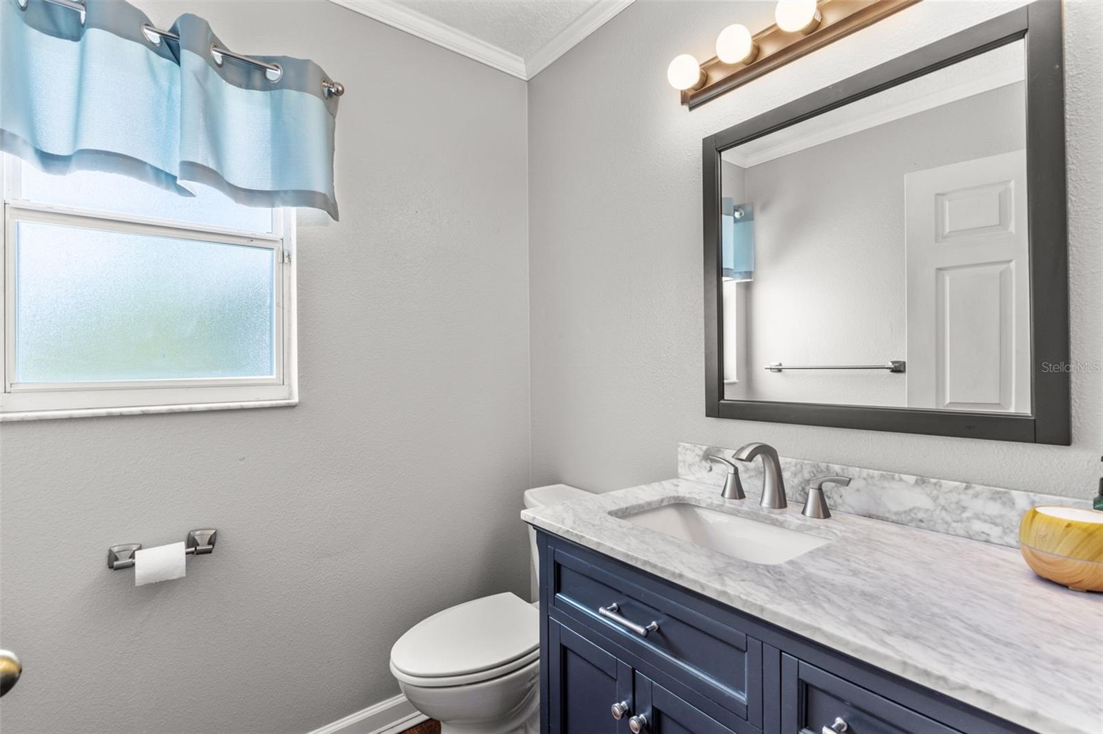Image 15 of 44 For 14711 1st Avenue E