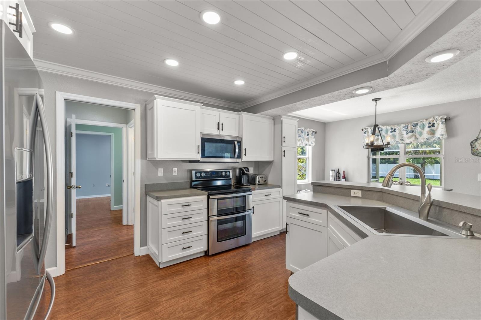 Image 19 of 44 For 14711 1st Avenue E