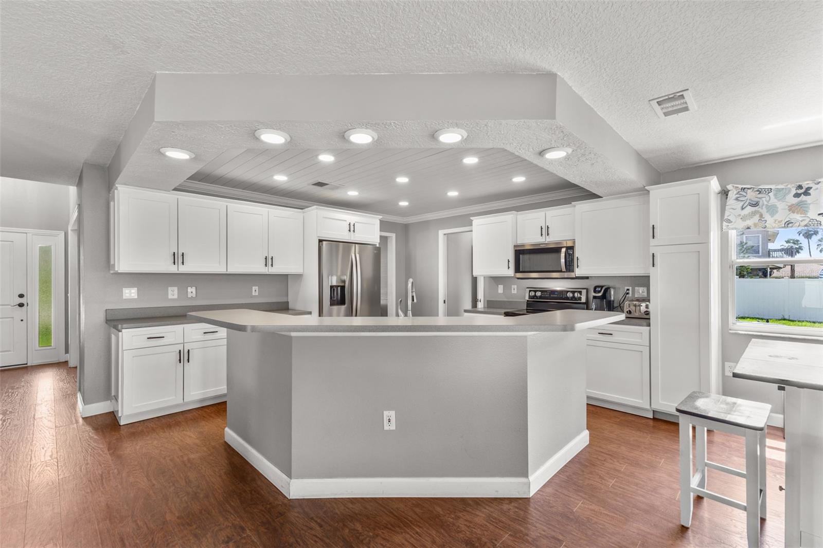 Image 3 of 44 For 14711 1st Avenue E