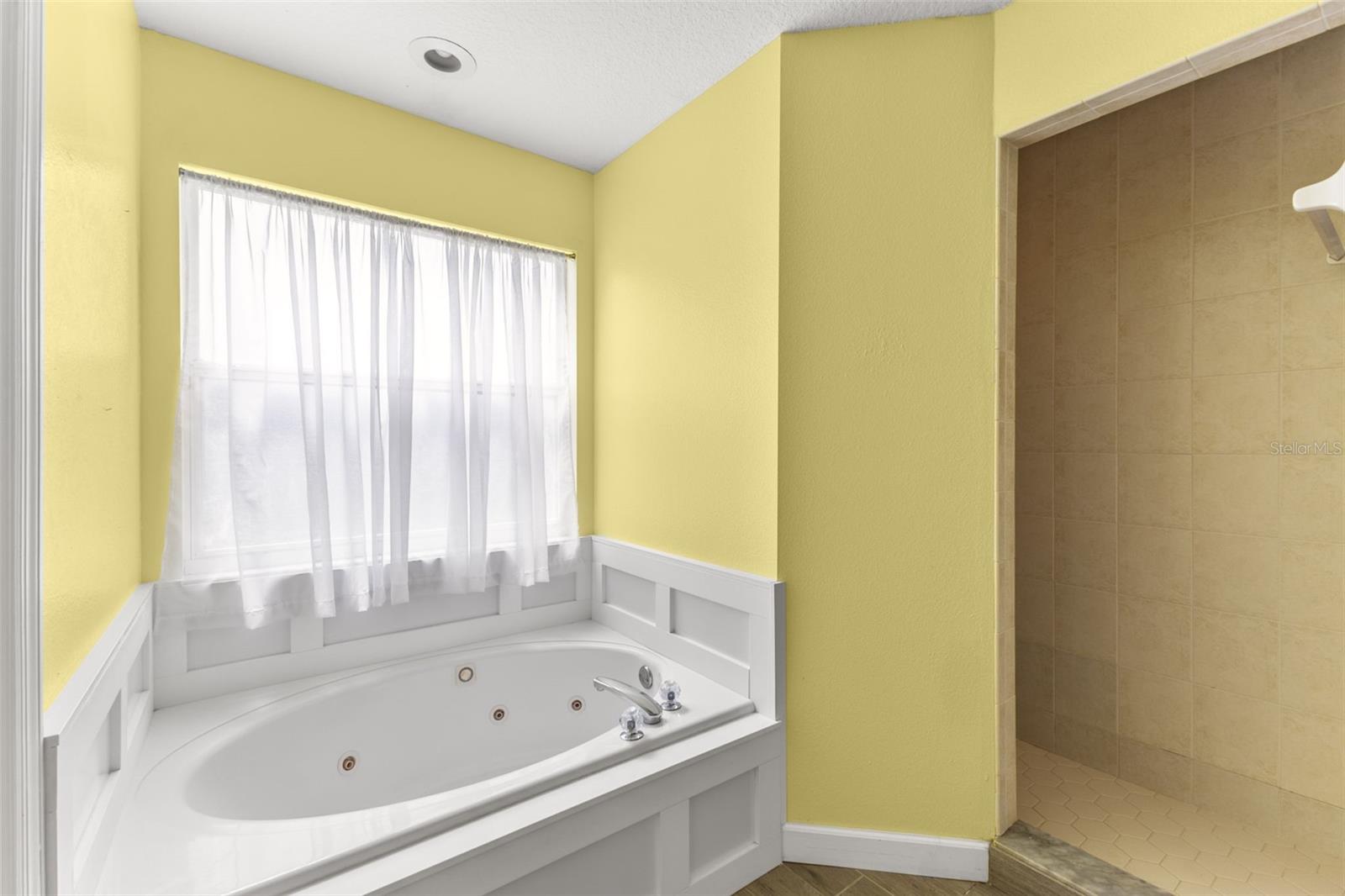Image 31 of 44 For 14711 1st Avenue E