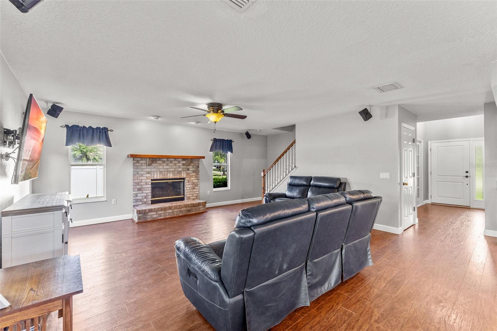 Image 33 of 44 For 14711 1st Avenue E