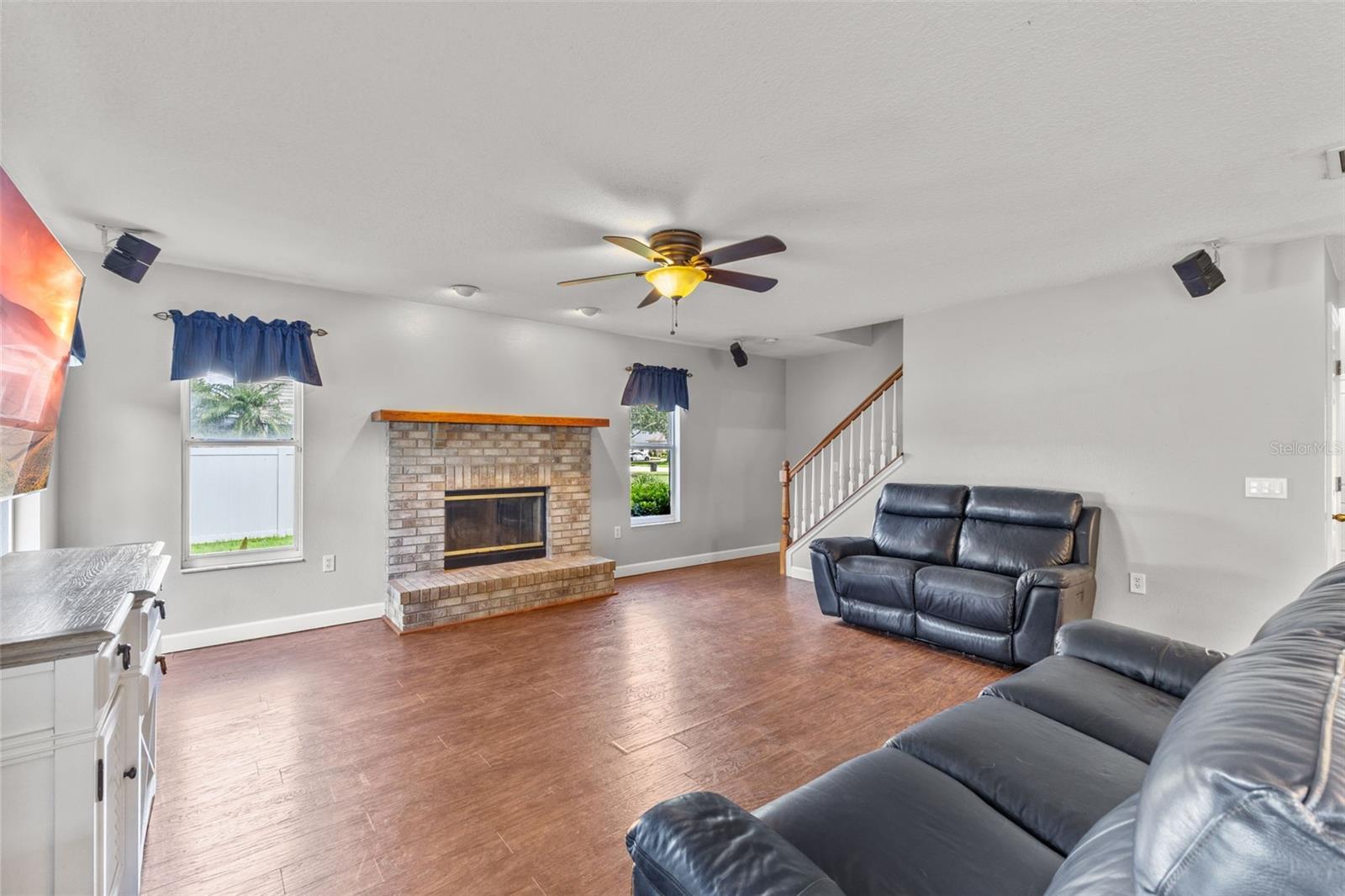 Image 34 of 44 For 14711 1st Avenue E