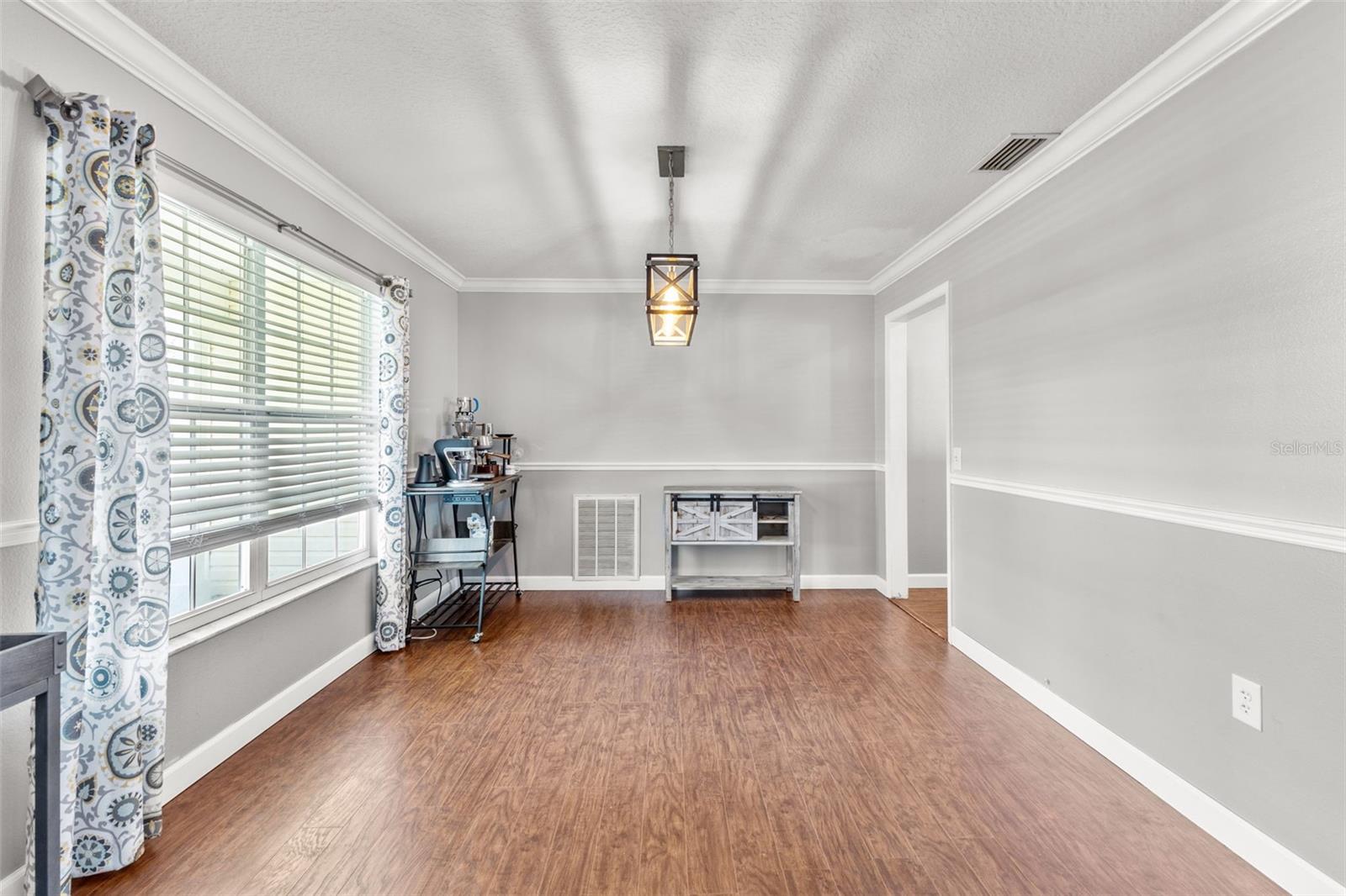 Image 35 of 44 For 14711 1st Avenue E