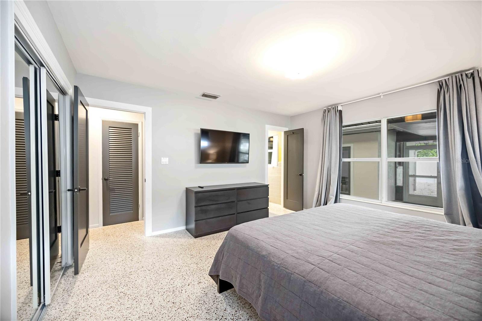 Image 21 of 28 For 2105 Hibiscus Street