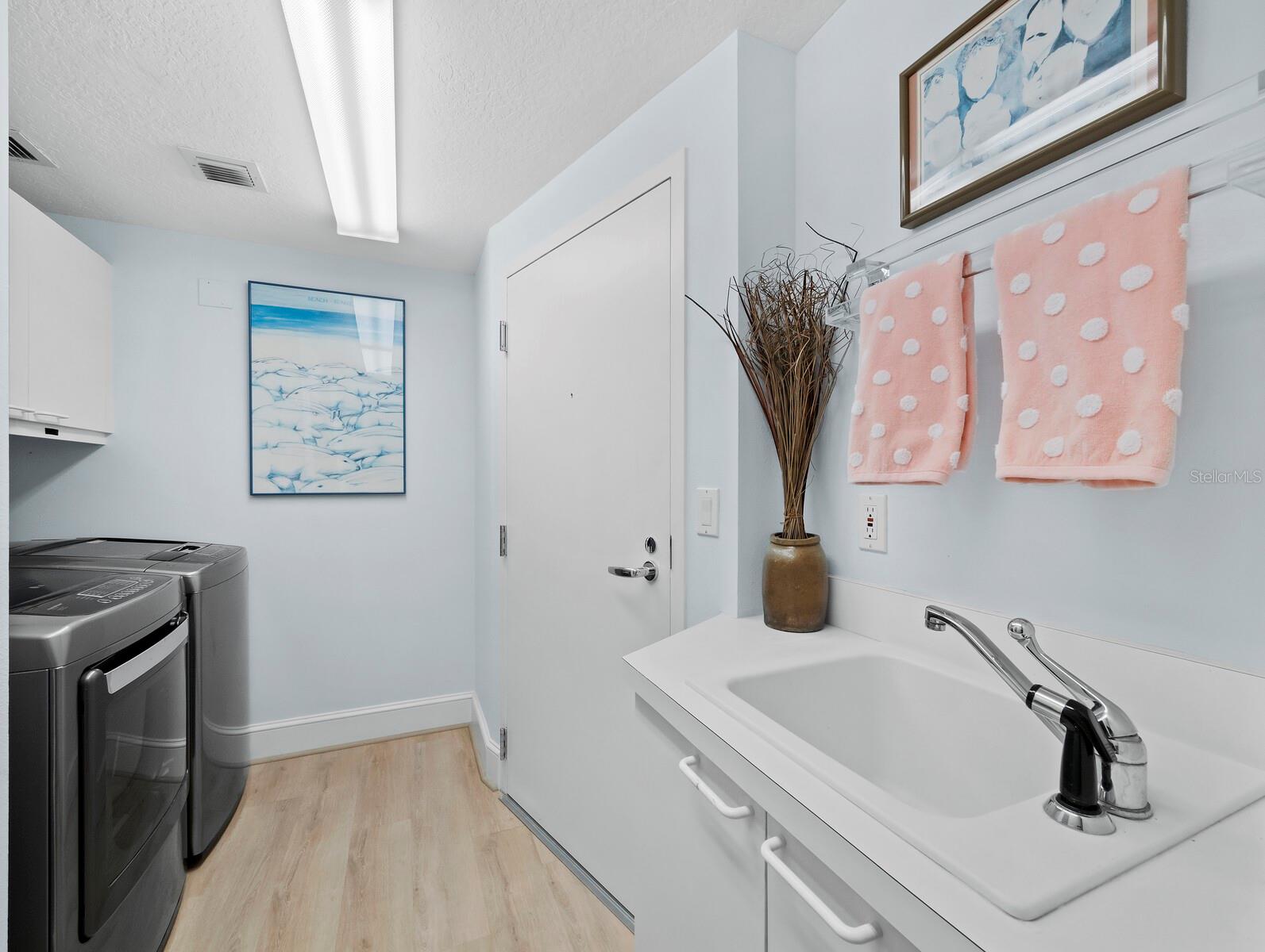 Image 30 of 64 For 3030 Grand Bay Boulevard 312