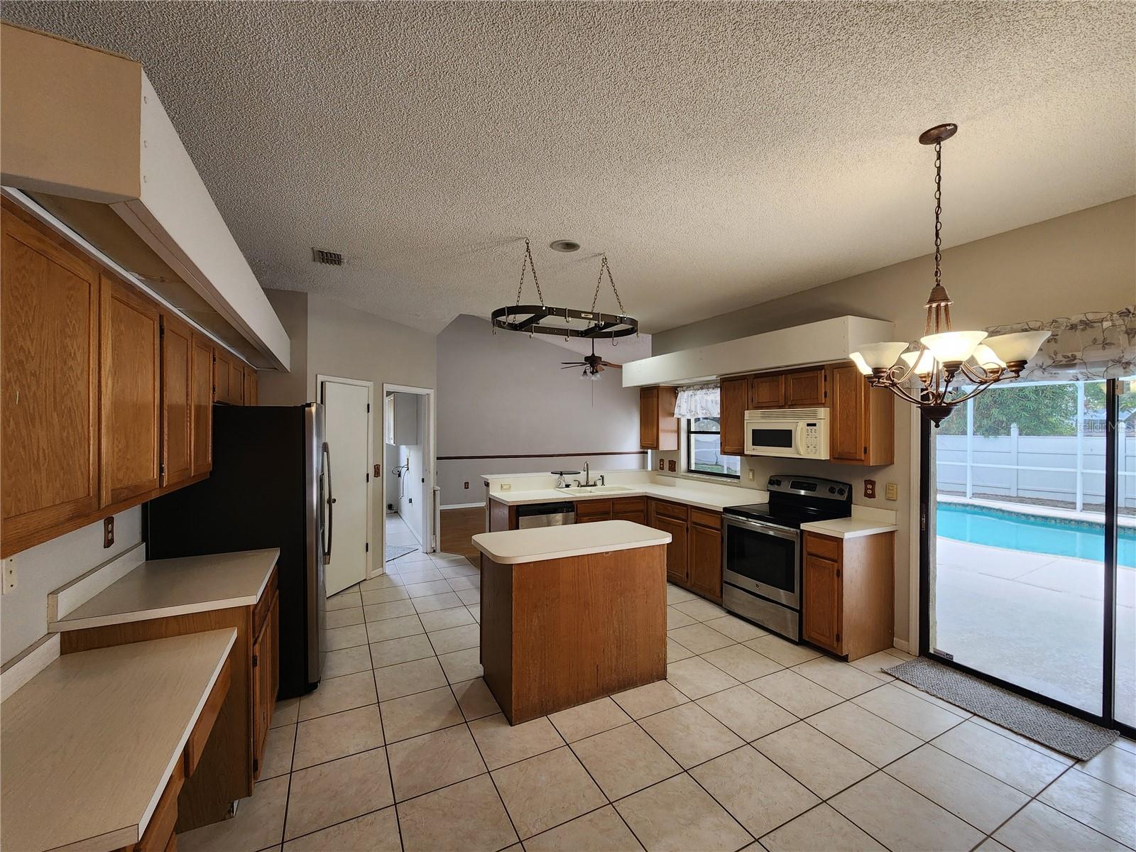Image 13 of 39 For 4011 78th Drive E