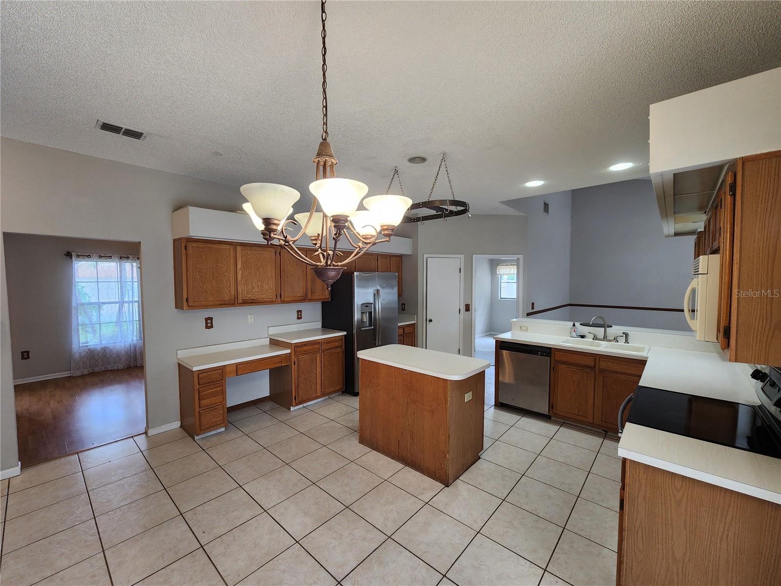 Image 14 of 39 For 4011 78th Drive E