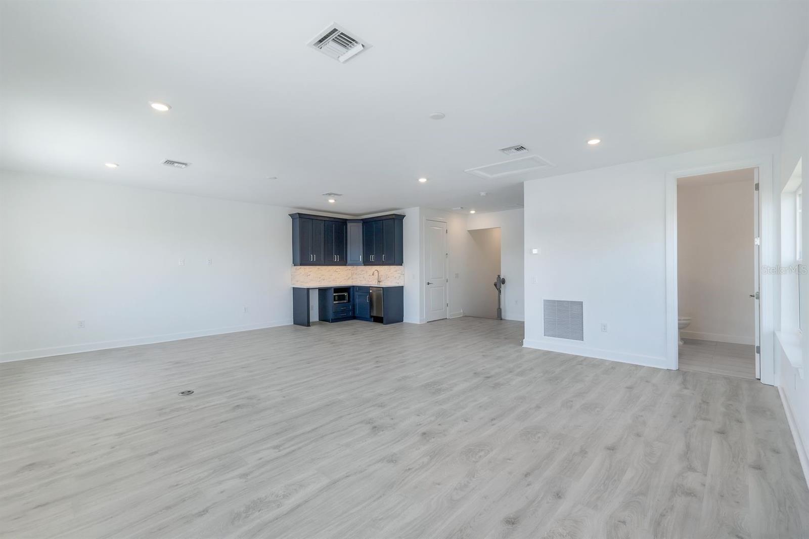 Image 34 of 70 For 15322 Turin Drive