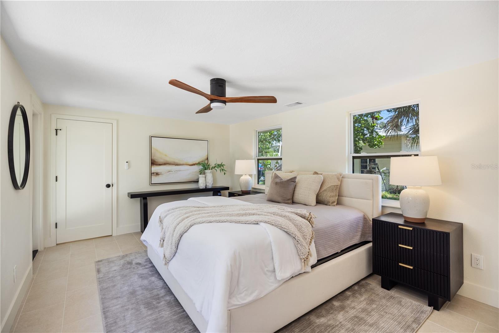Listing photo id 14 for 2120 Bonita Way S
