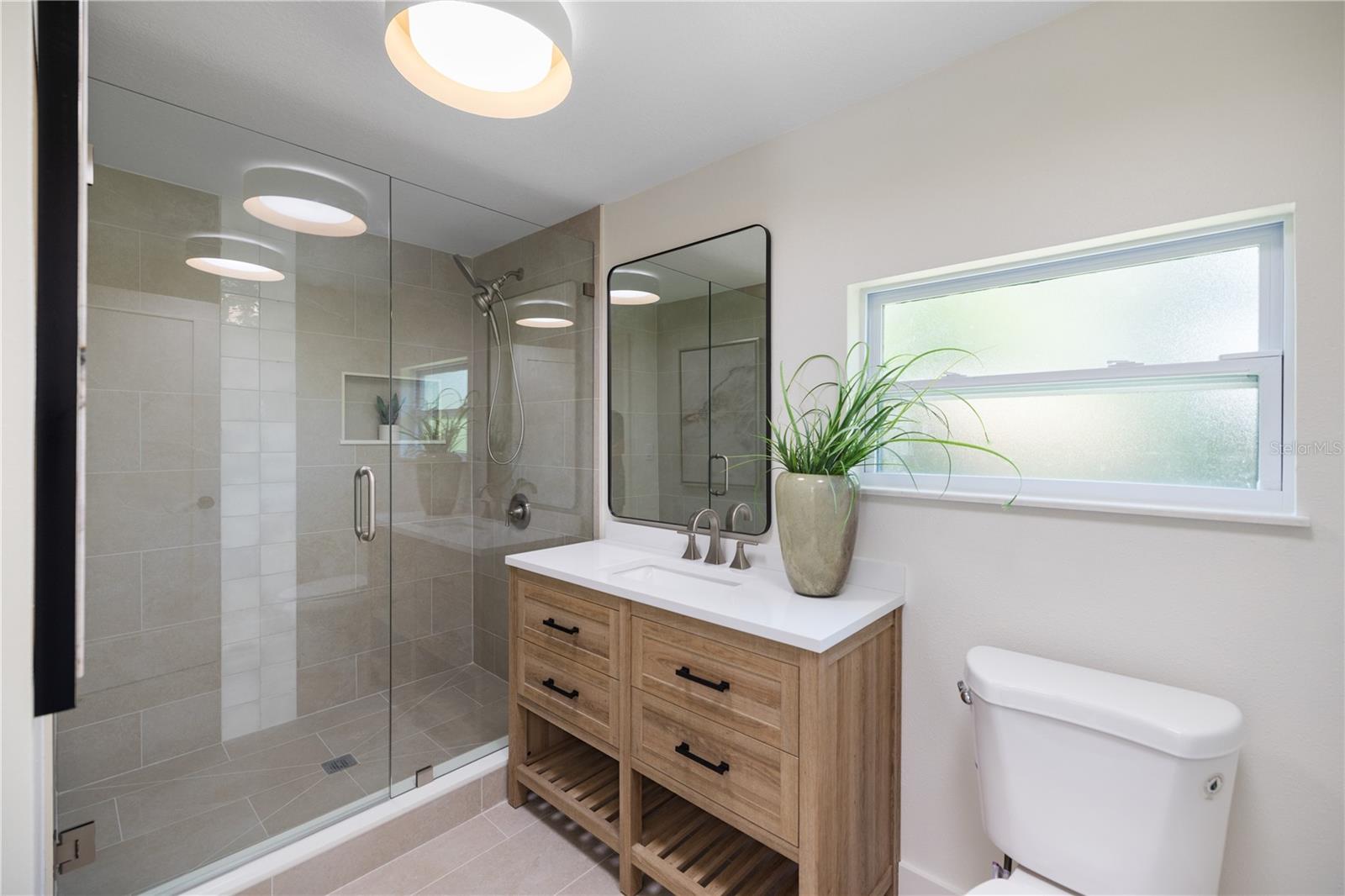 Listing photo id 16 for 2120 Bonita Way S