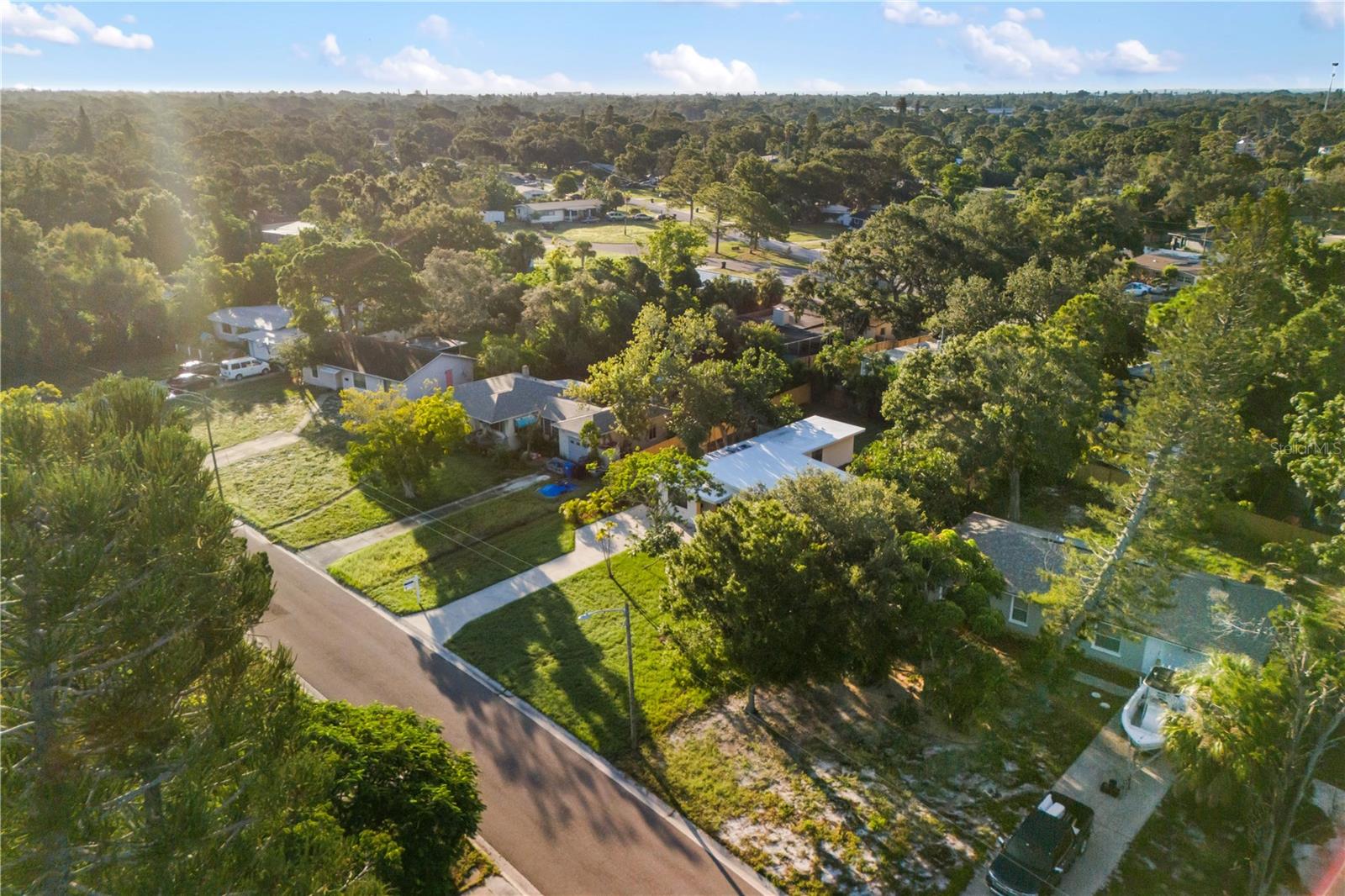 Image 39 of 41 For 2120 Bonita Way S