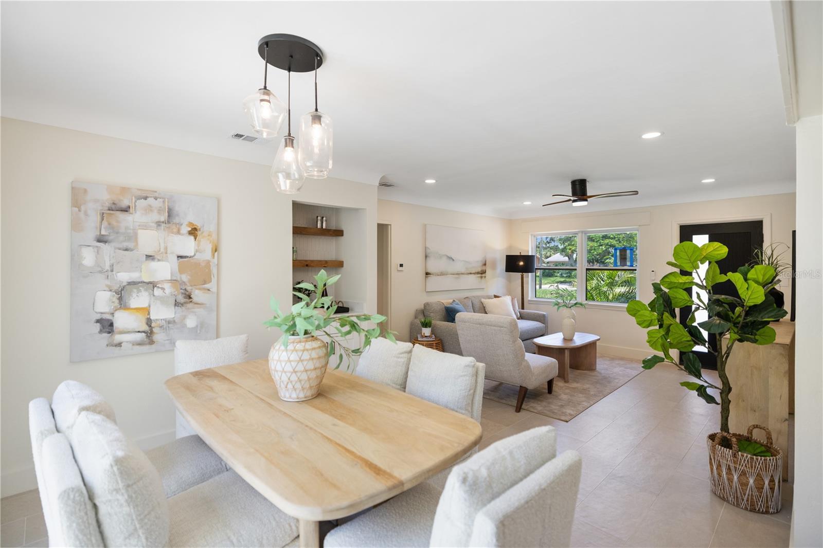 Listing photo id 7 for 2120 Bonita Way S