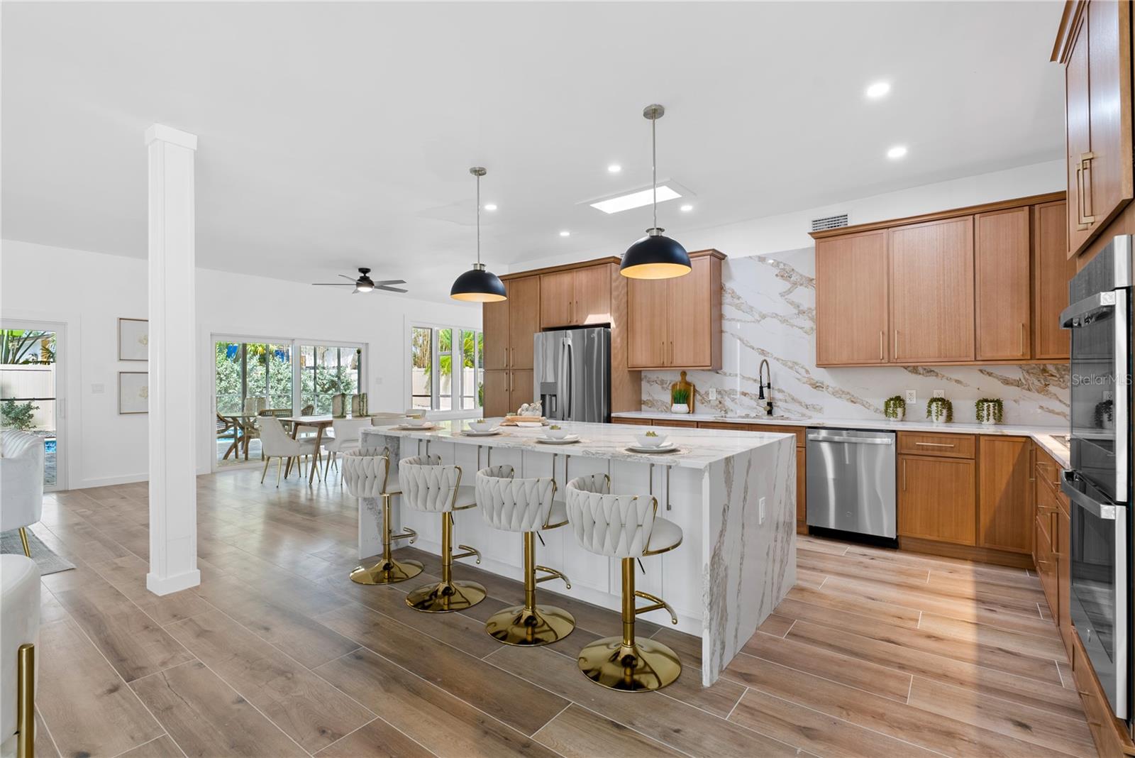 Image 11 of 41 For 4879 Commonwealth Drive