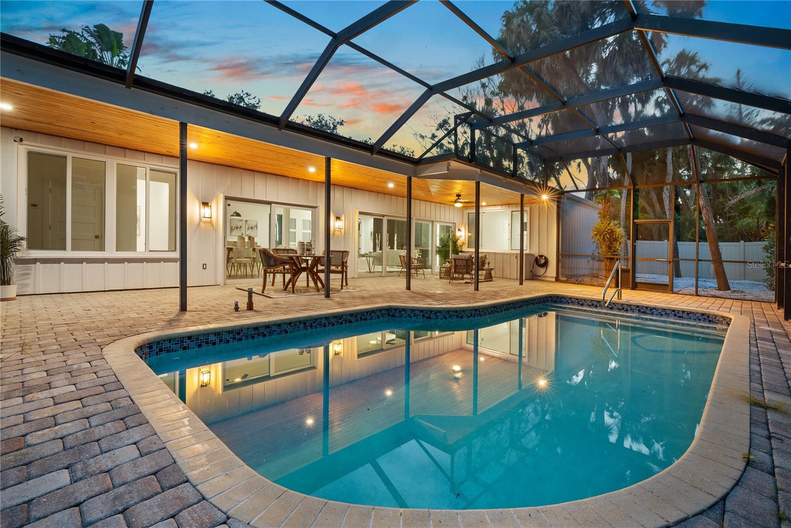 Image 34 of 41 For 4879 Commonwealth Drive