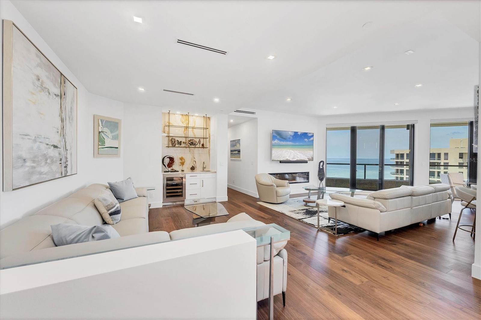 Image 4 of 44 For 1211 Gulf Of Mexico Drive 1005