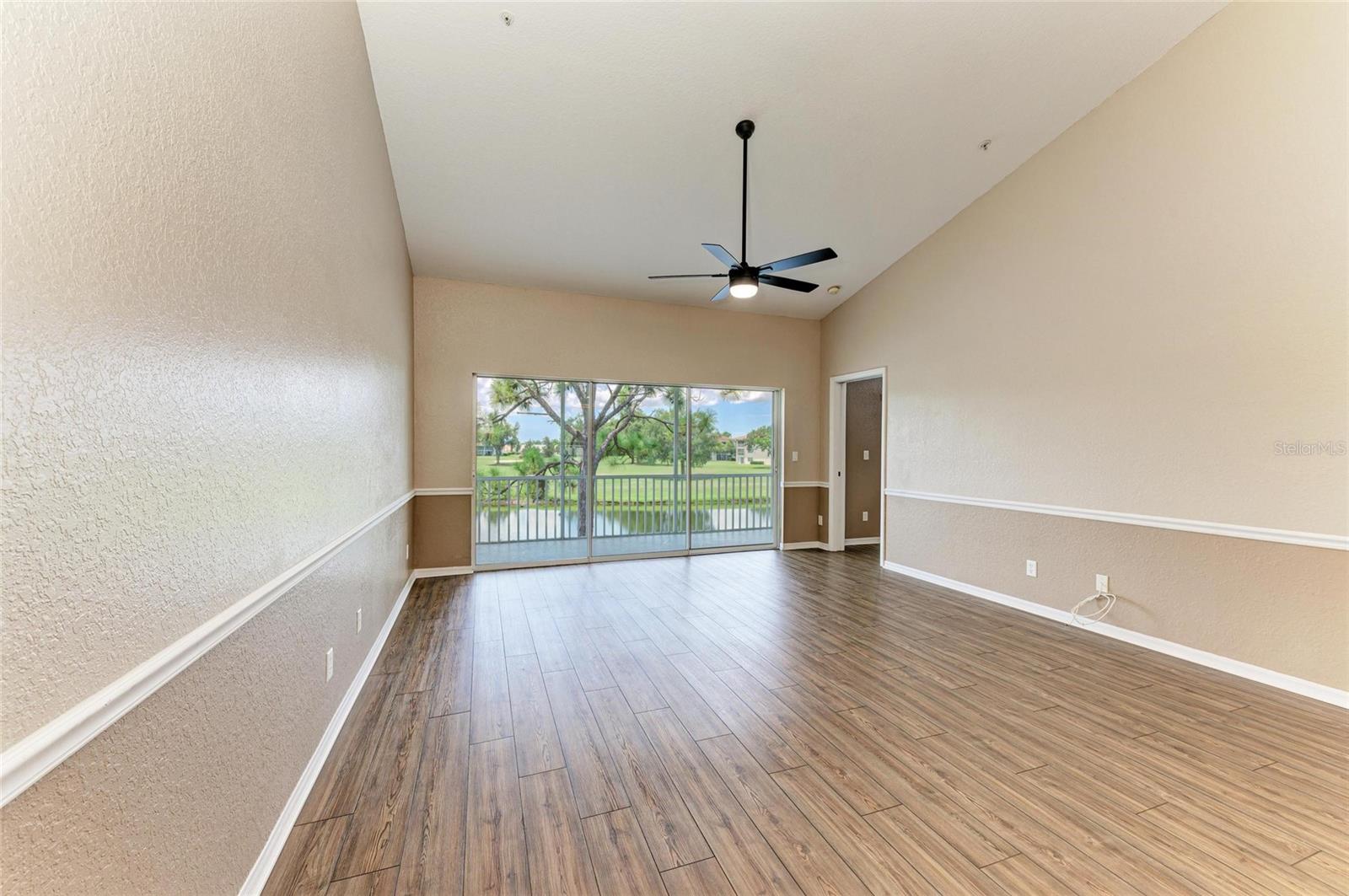 Image 11 of 51 For 6618 Pineview Terrace 6618