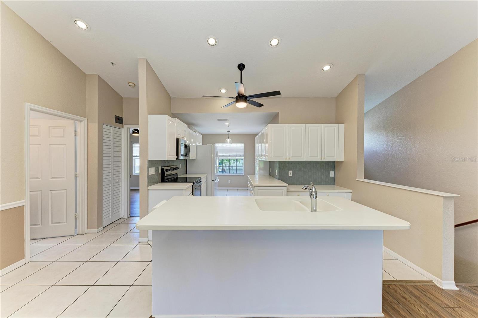 Image 15 of 51 For 6618 Pineview Terrace 6618