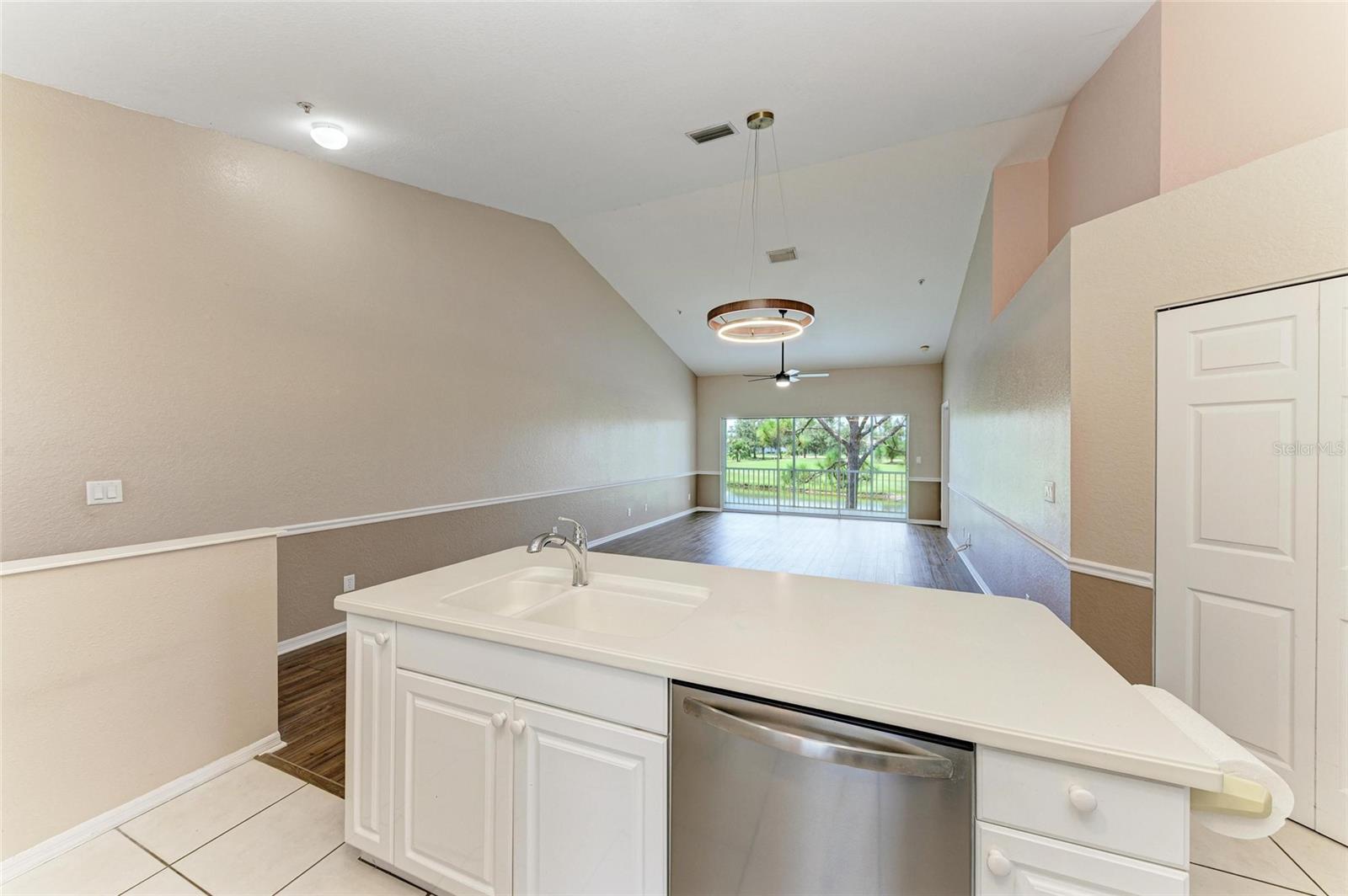 Image 22 of 51 For 6618 Pineview Terrace 6618