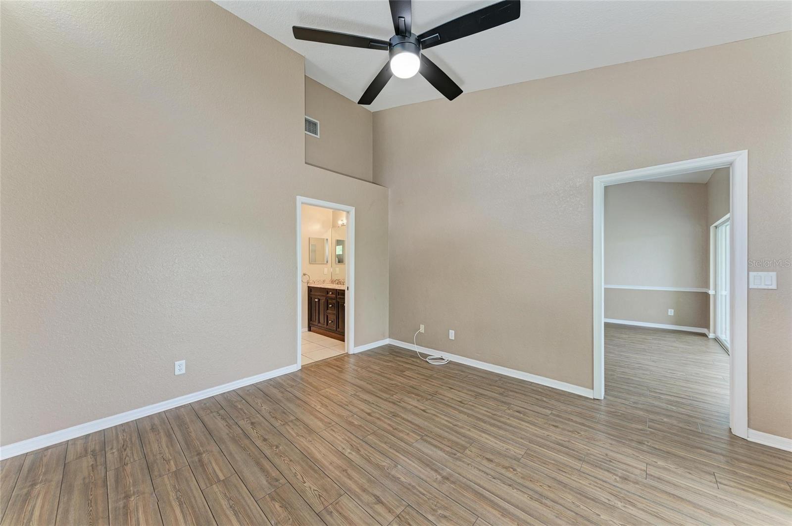 Image 24 of 51 For 6618 Pineview Terrace 6618