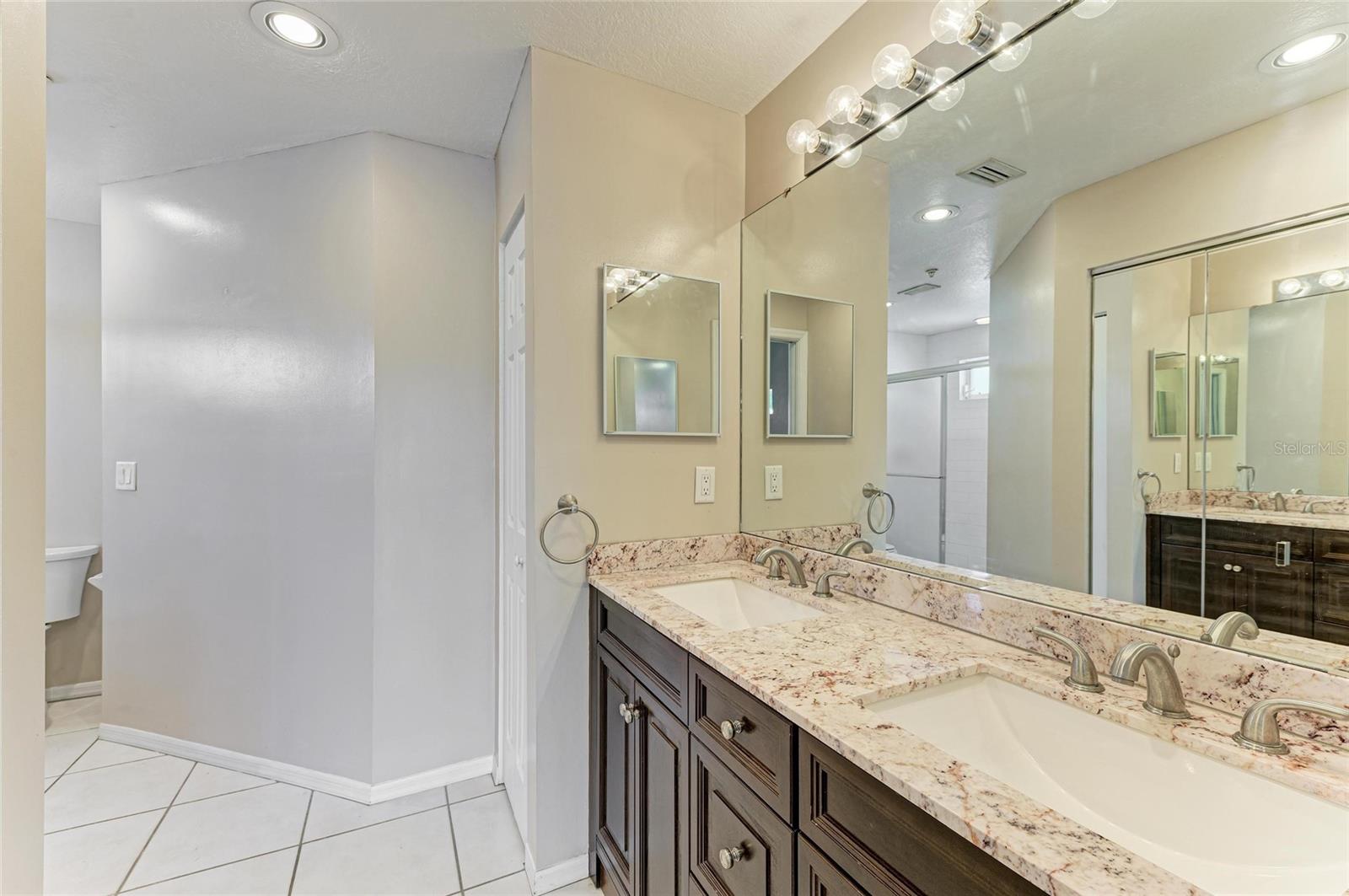 Image 26 of 51 For 6618 Pineview Terrace 6618
