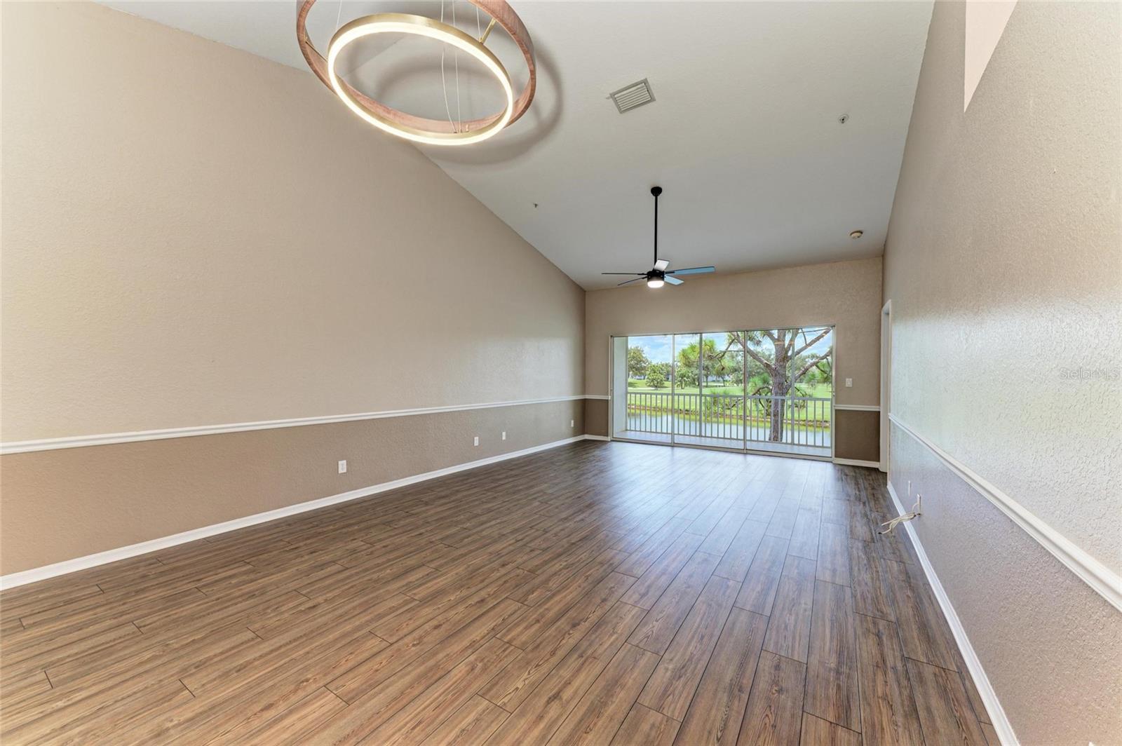 Image 4 of 51 For 6618 Pineview Terrace 6618