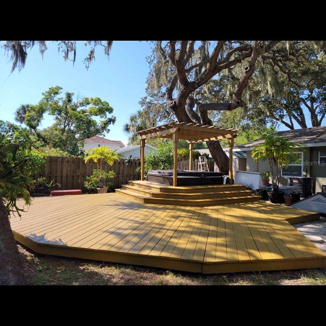 Image 10 of 46 For 1832 Ivanhoe Street