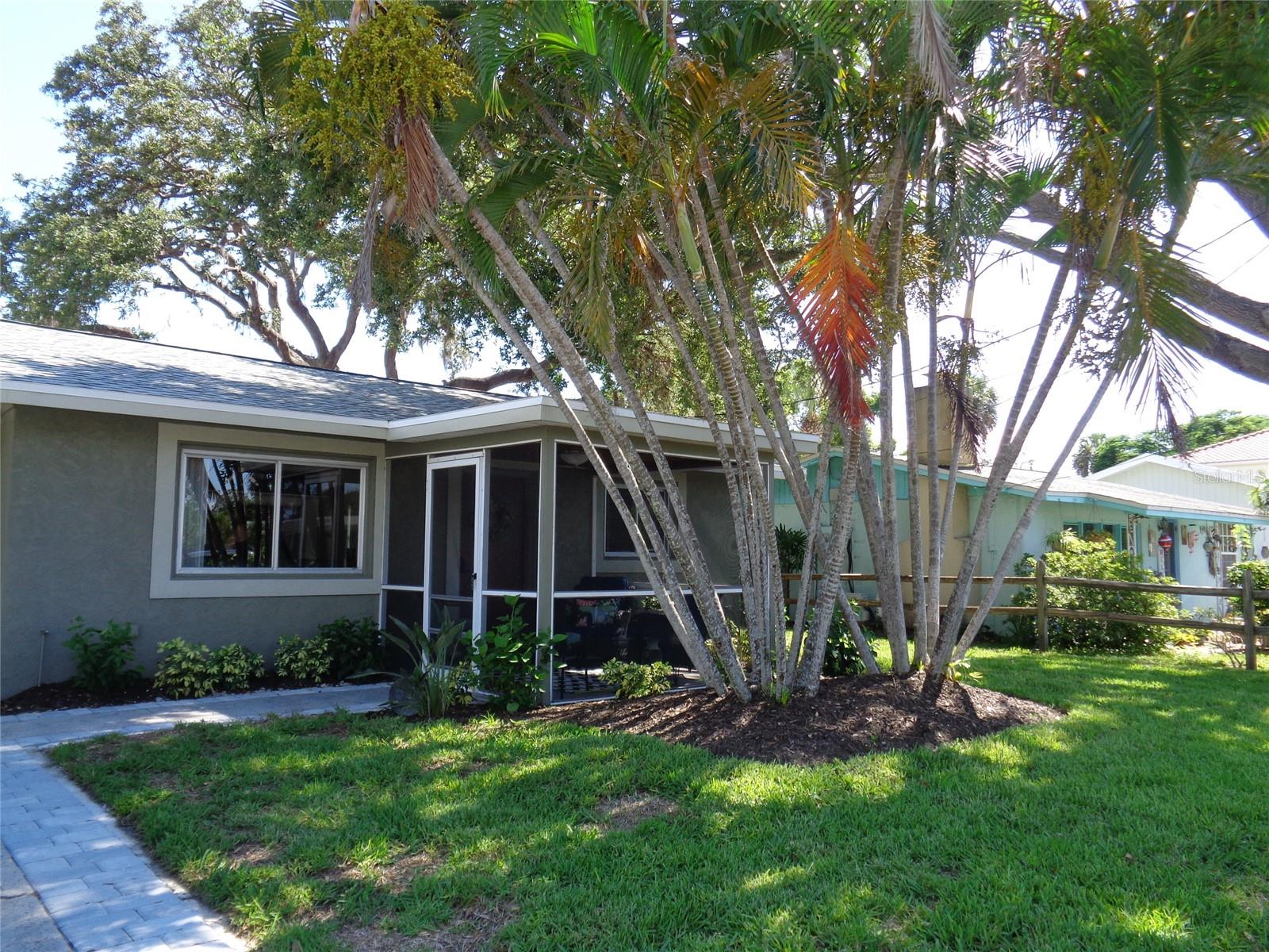 Image 2 of 46 For 1832 Ivanhoe Street