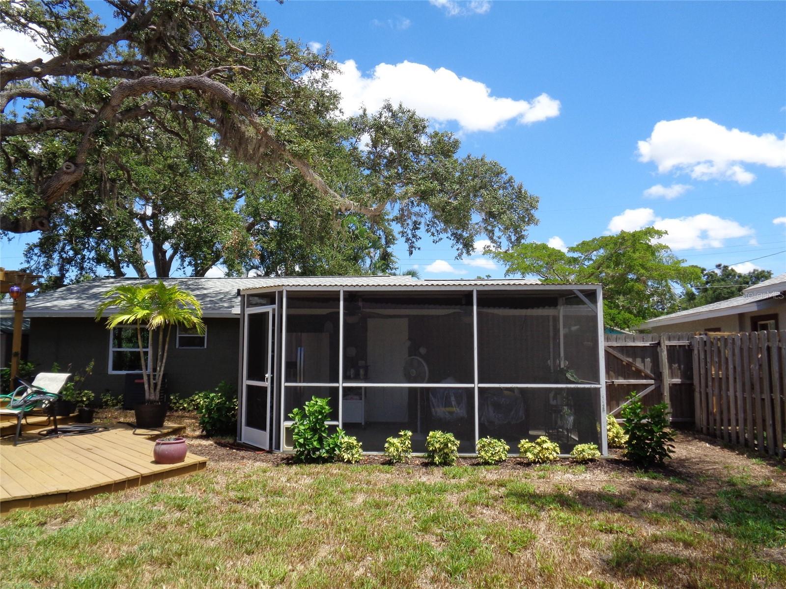 Image 5 of 46 For 1832 Ivanhoe Street
