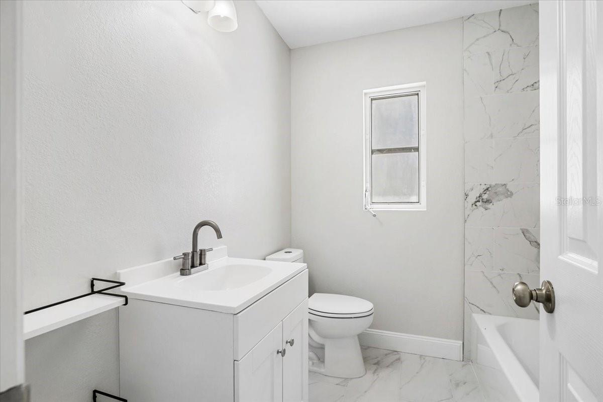 Image 8 of 21 For 203 22nd Street Ne
