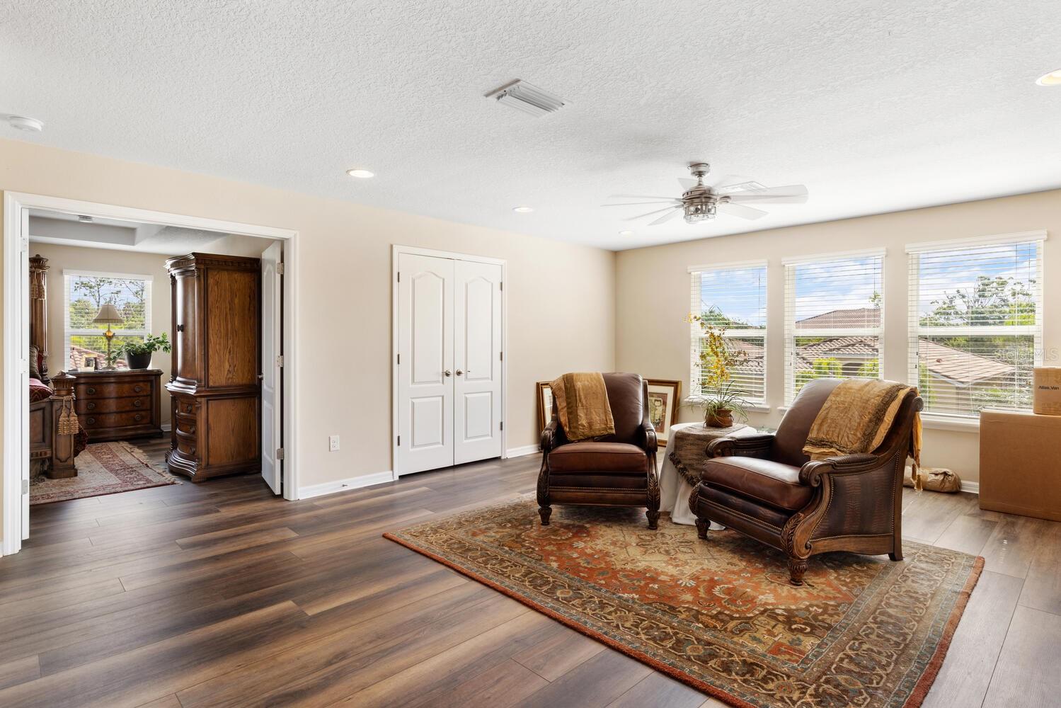 Image 13 of 34 For 3039 Oriole Drive