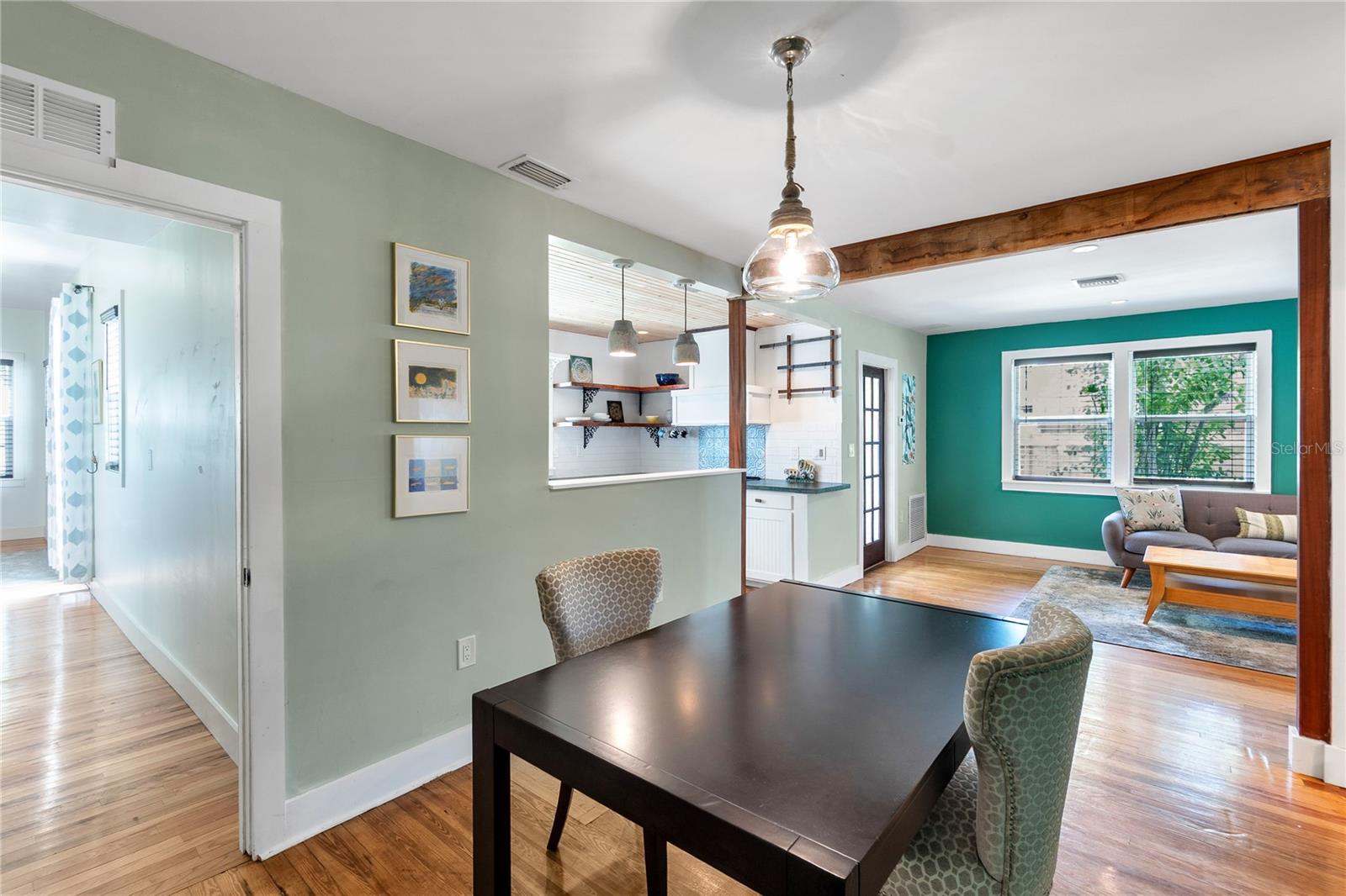 Image 12 of 30 For 2523 11th Avenue W
