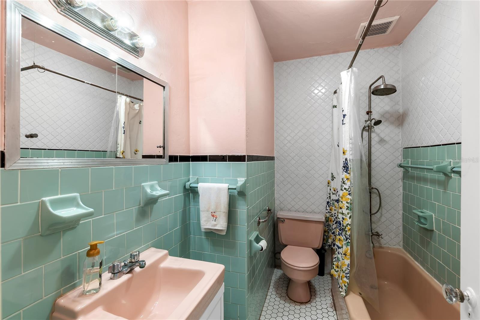 Image 20 of 30 For 2523 11th Avenue W