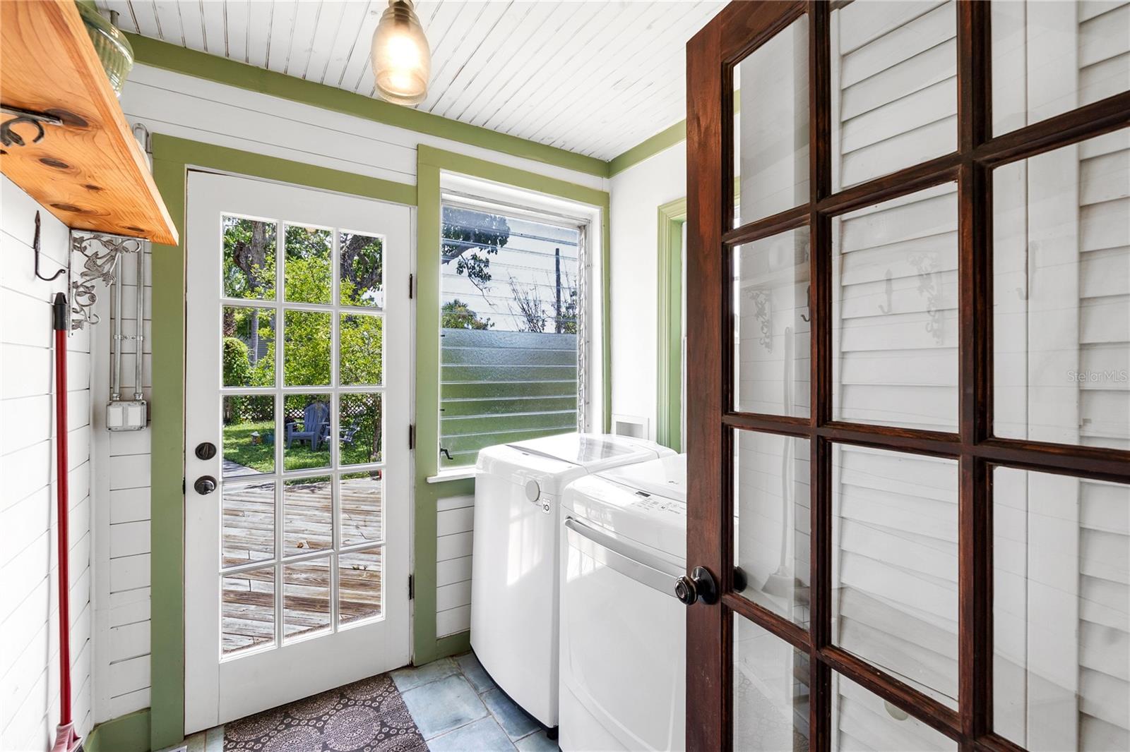Image 21 of 30 For 2523 11th Avenue W