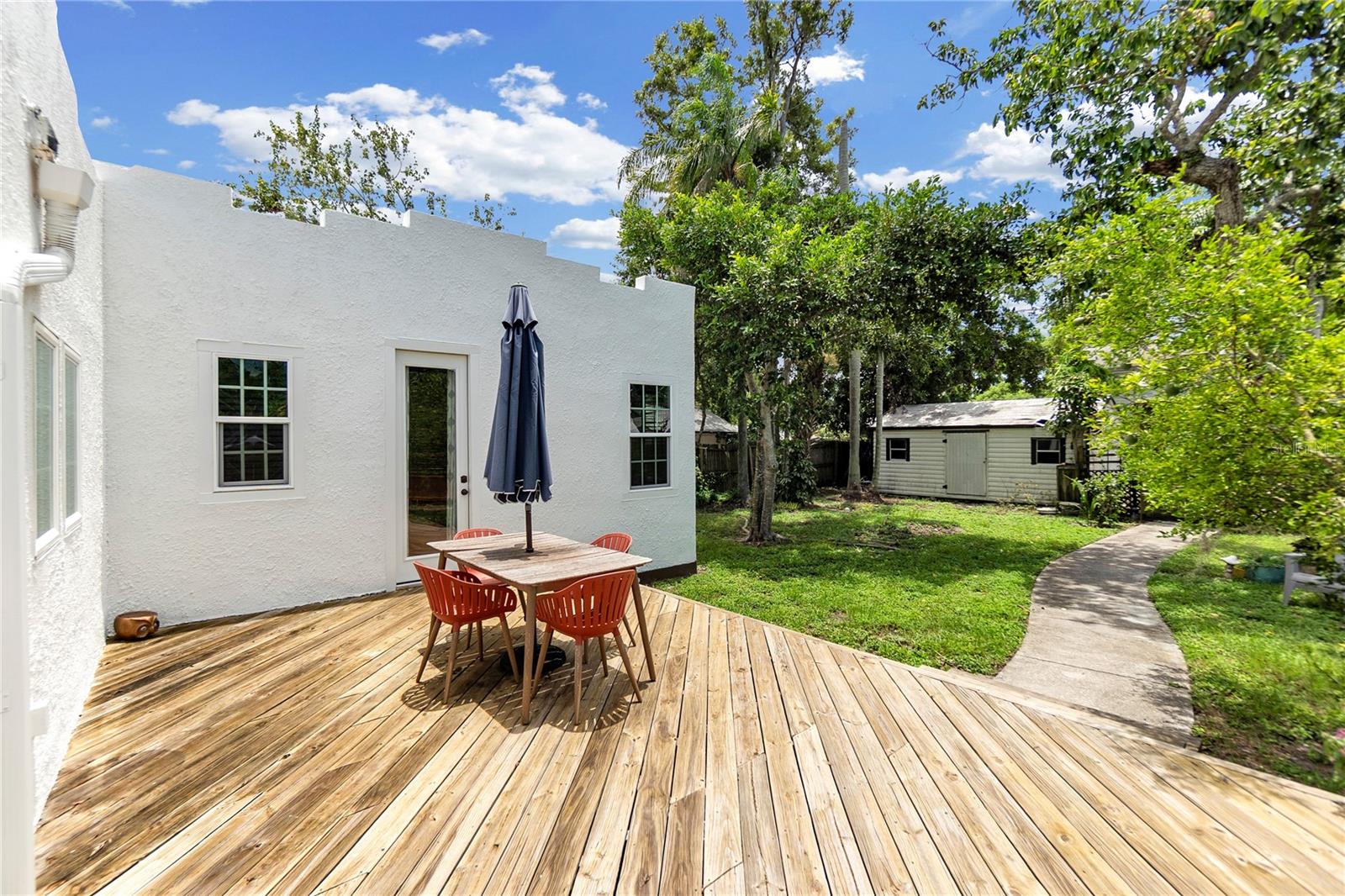 Image 22 of 30 For 2523 11th Avenue W