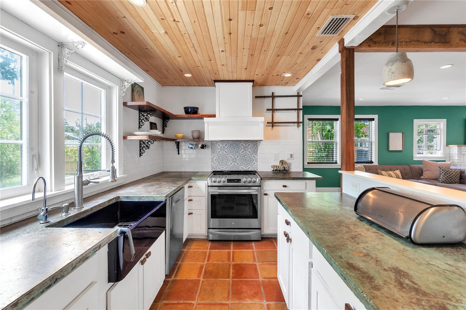 Image 6 of 30 For 2523 11th Avenue W