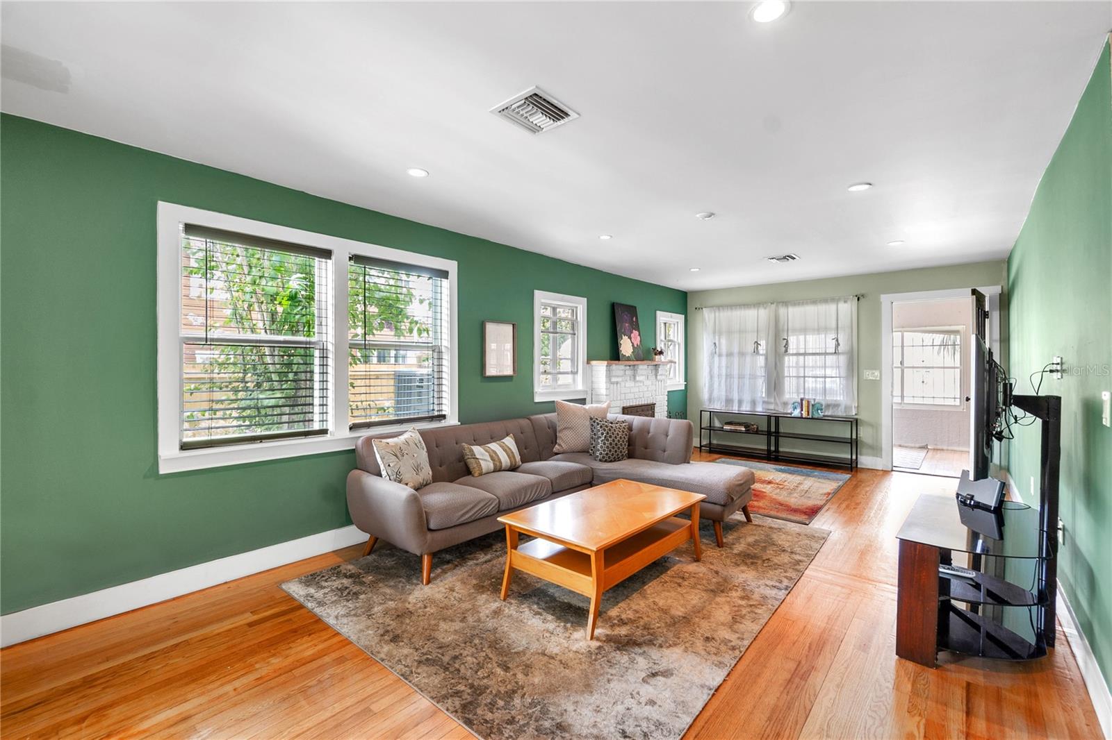 Image 9 of 30 For 2523 11th Avenue W