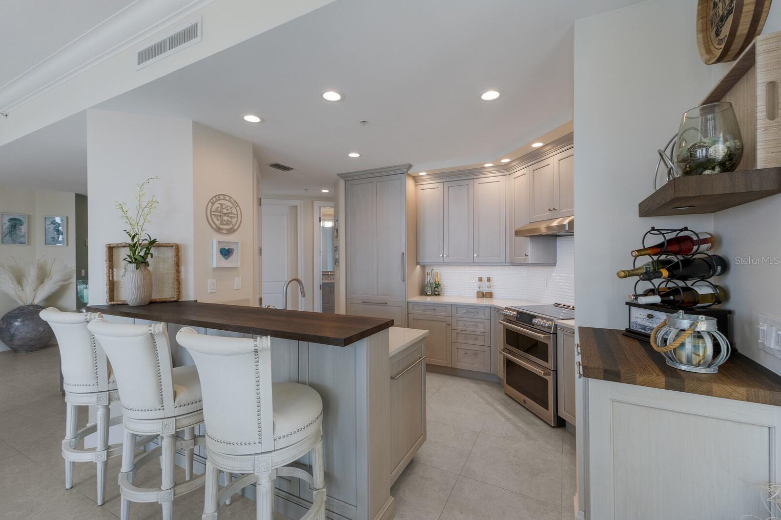 Image 20 of 85 For 130 Riviera Dunes Way 601