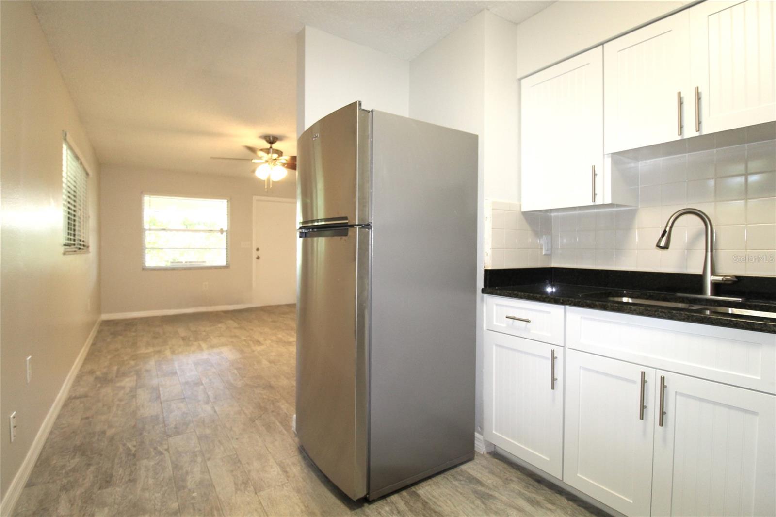 Image 3 of 8 For 6339 Gateway Avenue