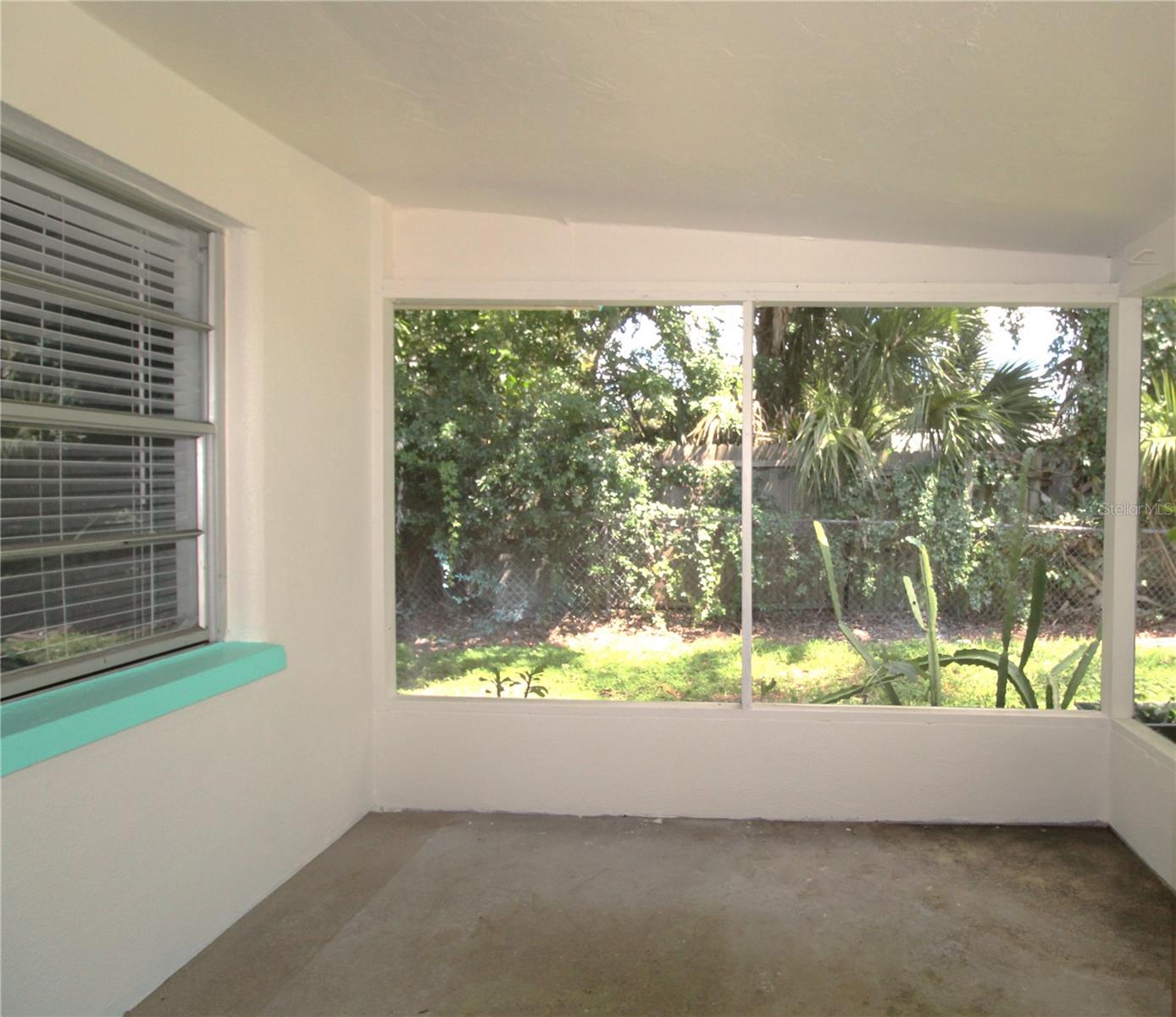 Image 8 of 8 For 6339 Gateway Avenue