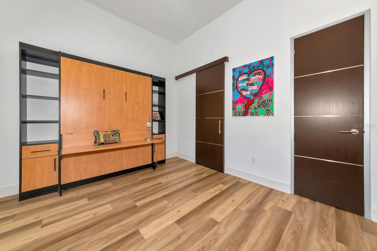 Image 19 of 27 For 233 Cosmopolitan Court