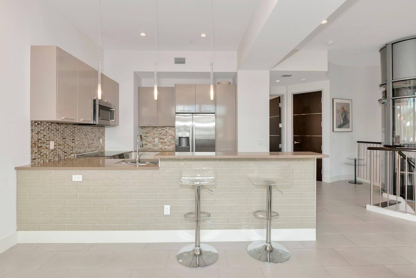 Image 7 of 27 For 233 Cosmopolitan Court