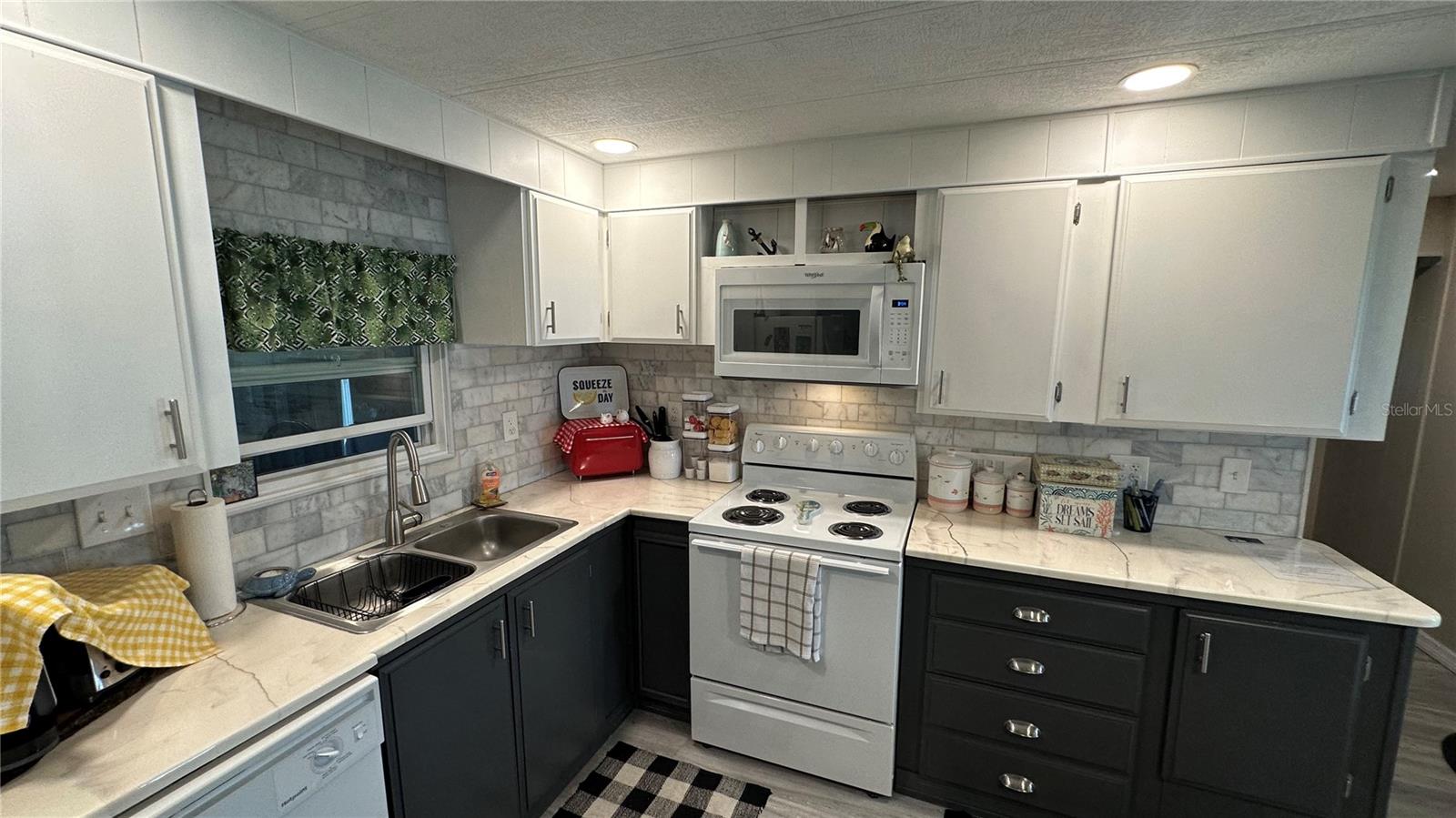 Image 14 of 42 For 214 Leisure Way