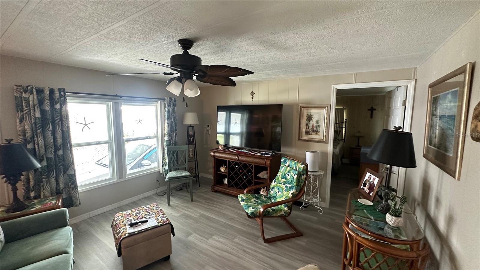 Image 15 of 42 For 214 Leisure Way