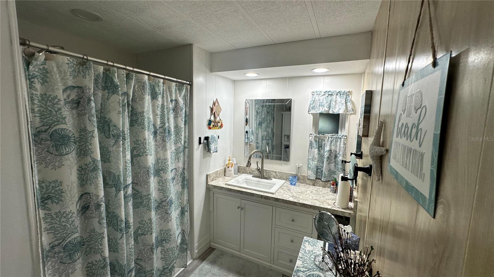 Image 19 of 42 For 214 Leisure Way