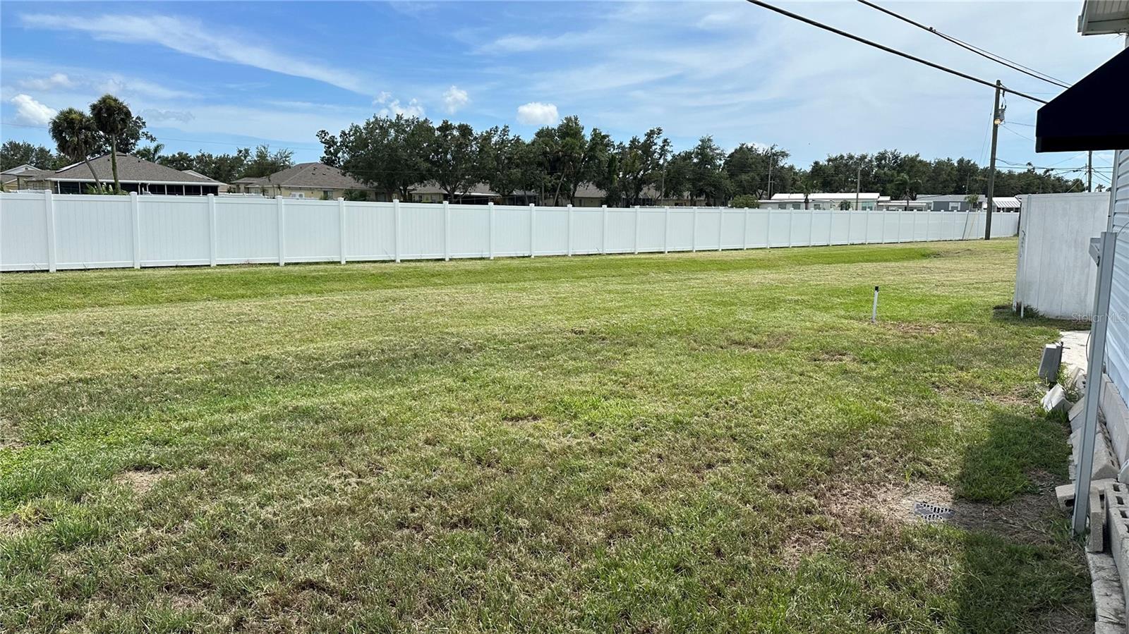 Image 4 of 42 For 214 Leisure Way