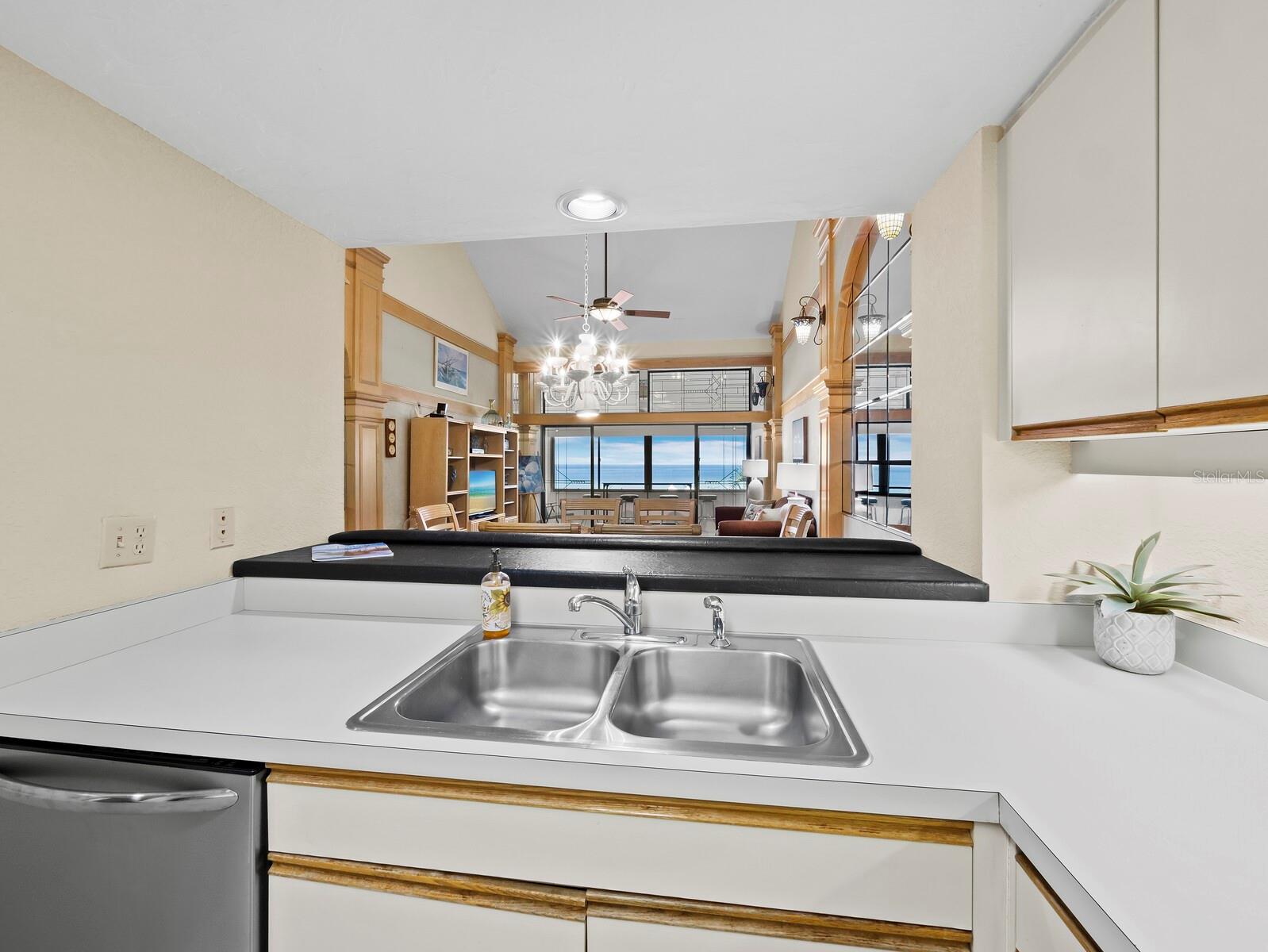 Image 16 of 36 For 1007 Gulf Drive N 203