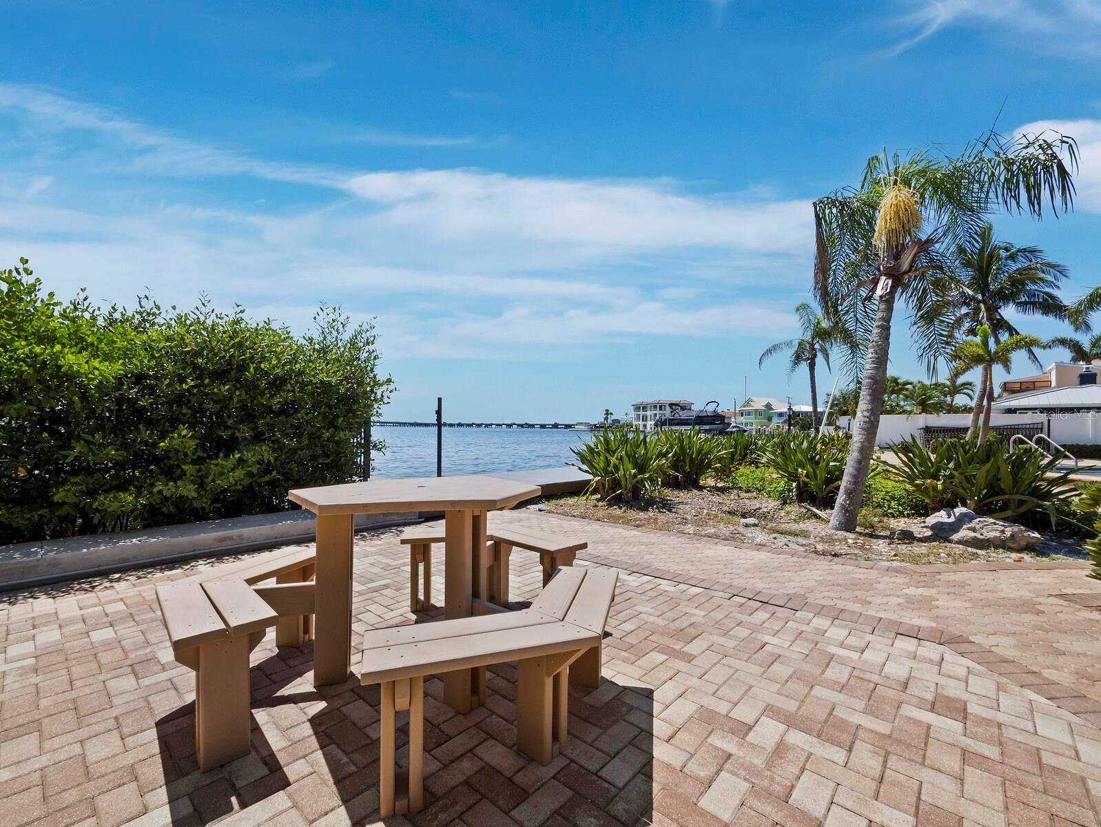 Image 31 of 36 For 1007 Gulf Drive N 203